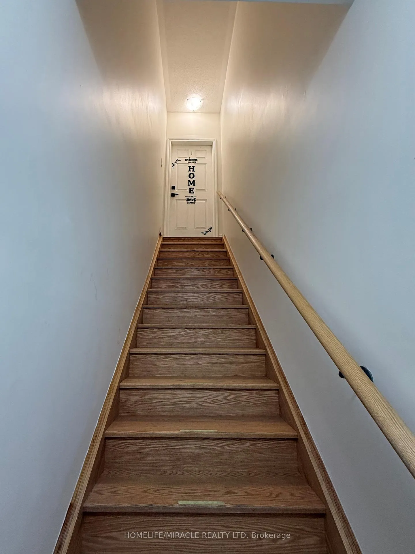 Photo 3 of 229 Clockwork Drive, Brampton, Brampton West — HOMEH