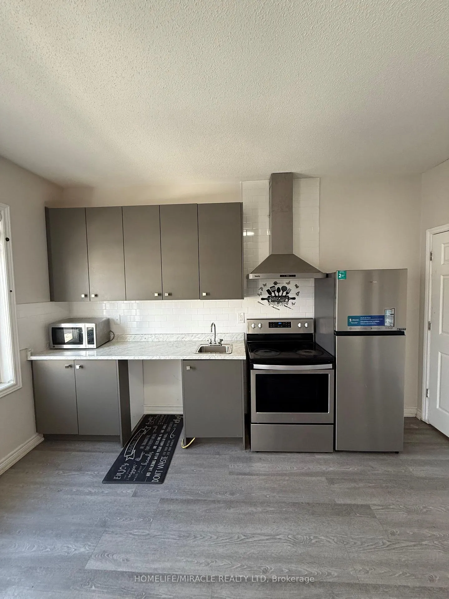 Photo 5 of 229 Clockwork Drive, Brampton, Brampton West — HOMEH