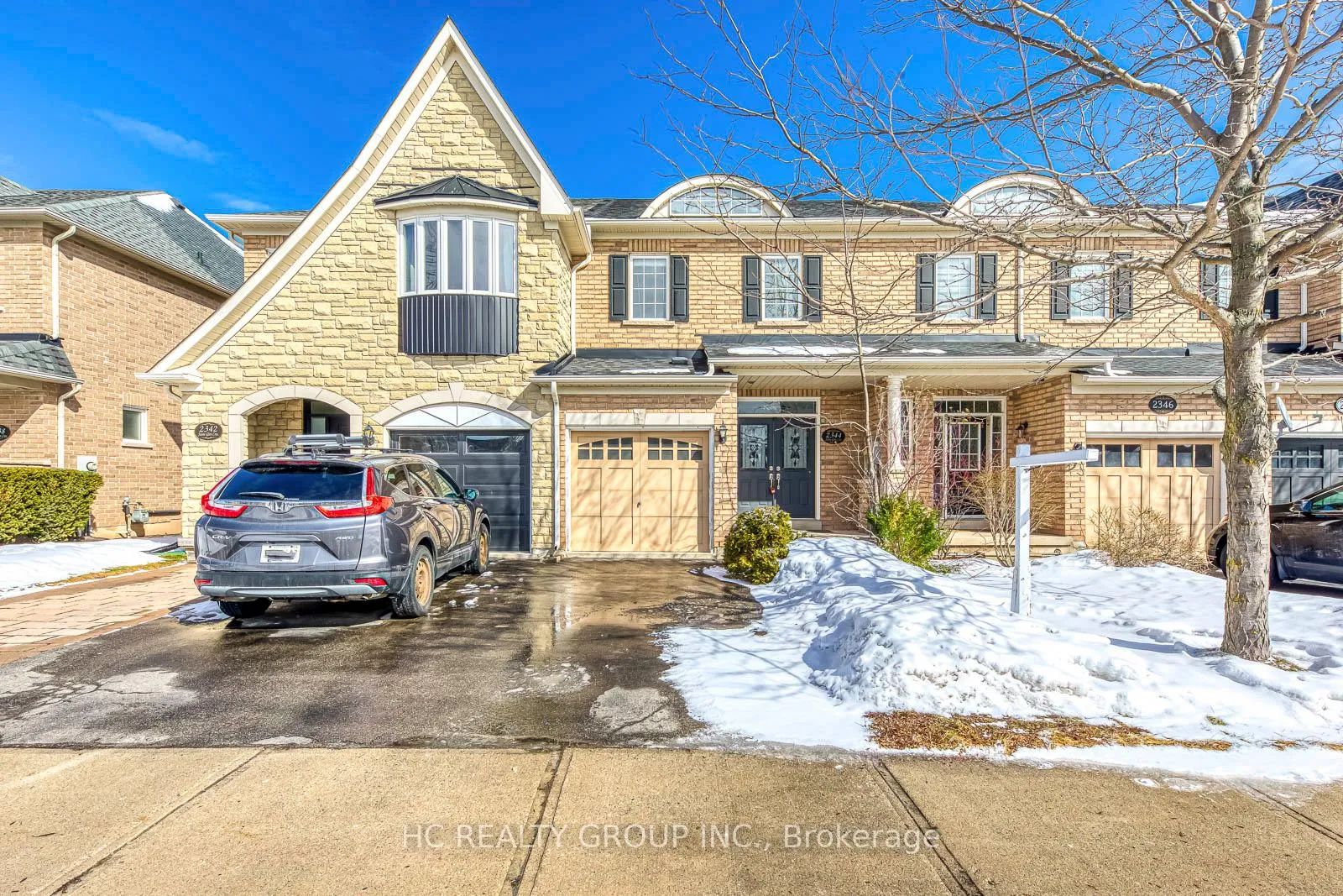 Front of 2344 Stone Glen Crescent
