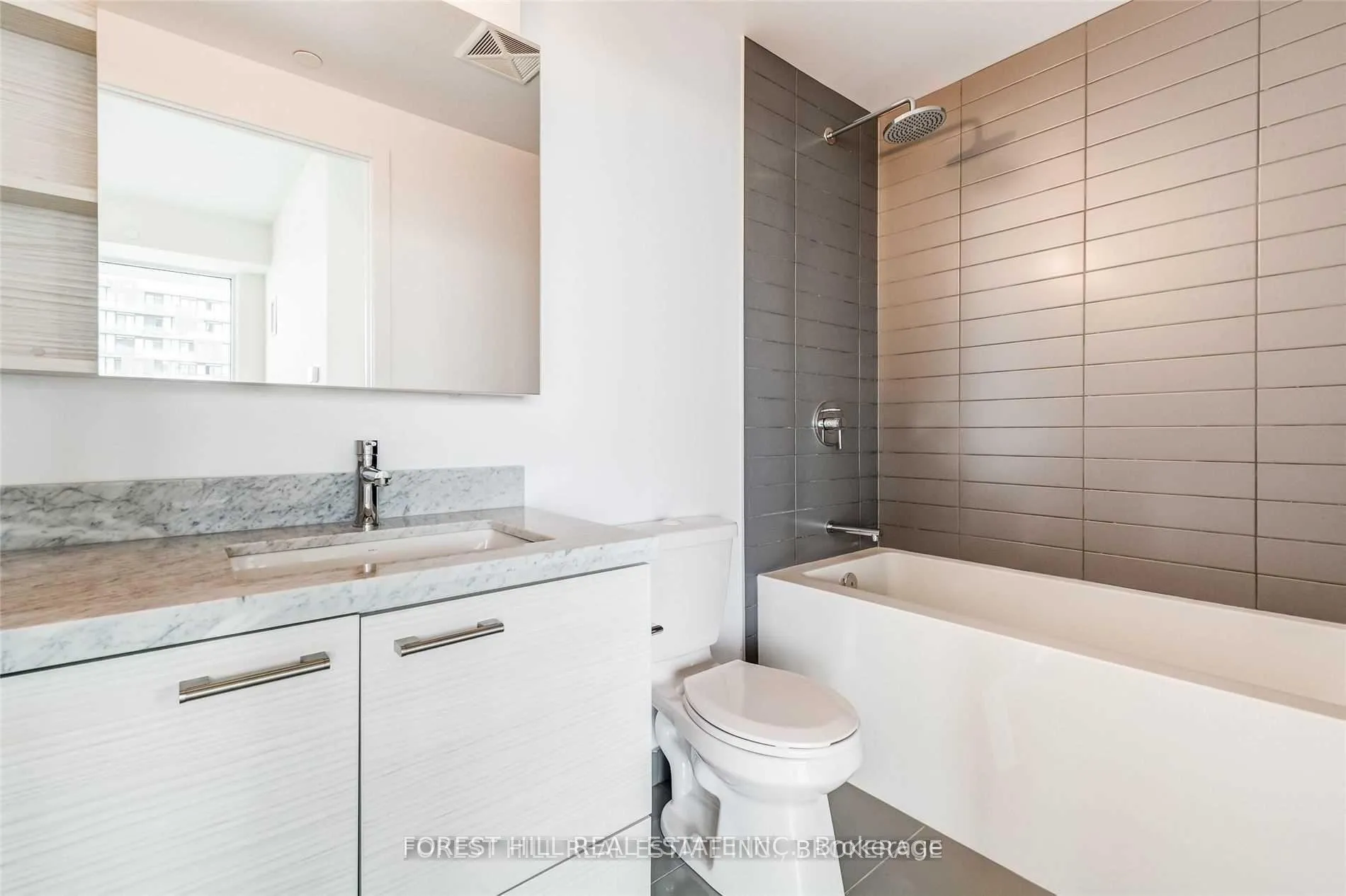Photo 17 of Unit 5401, 2221 Yonge Street, Toronto, Mount Pleasant West — HOMEH