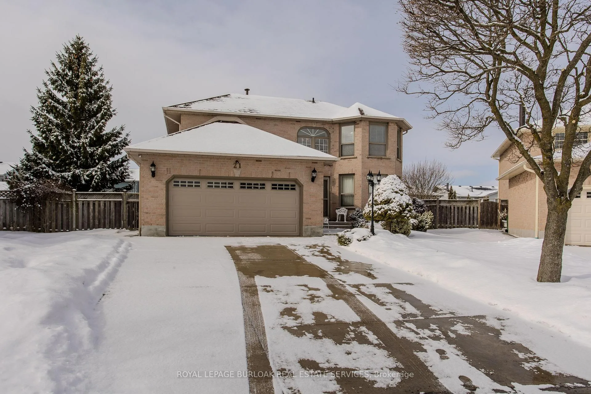 Photo 3 of 21 Isidore Place, Hamilton, Stoney Creek Mountain — HOMEH