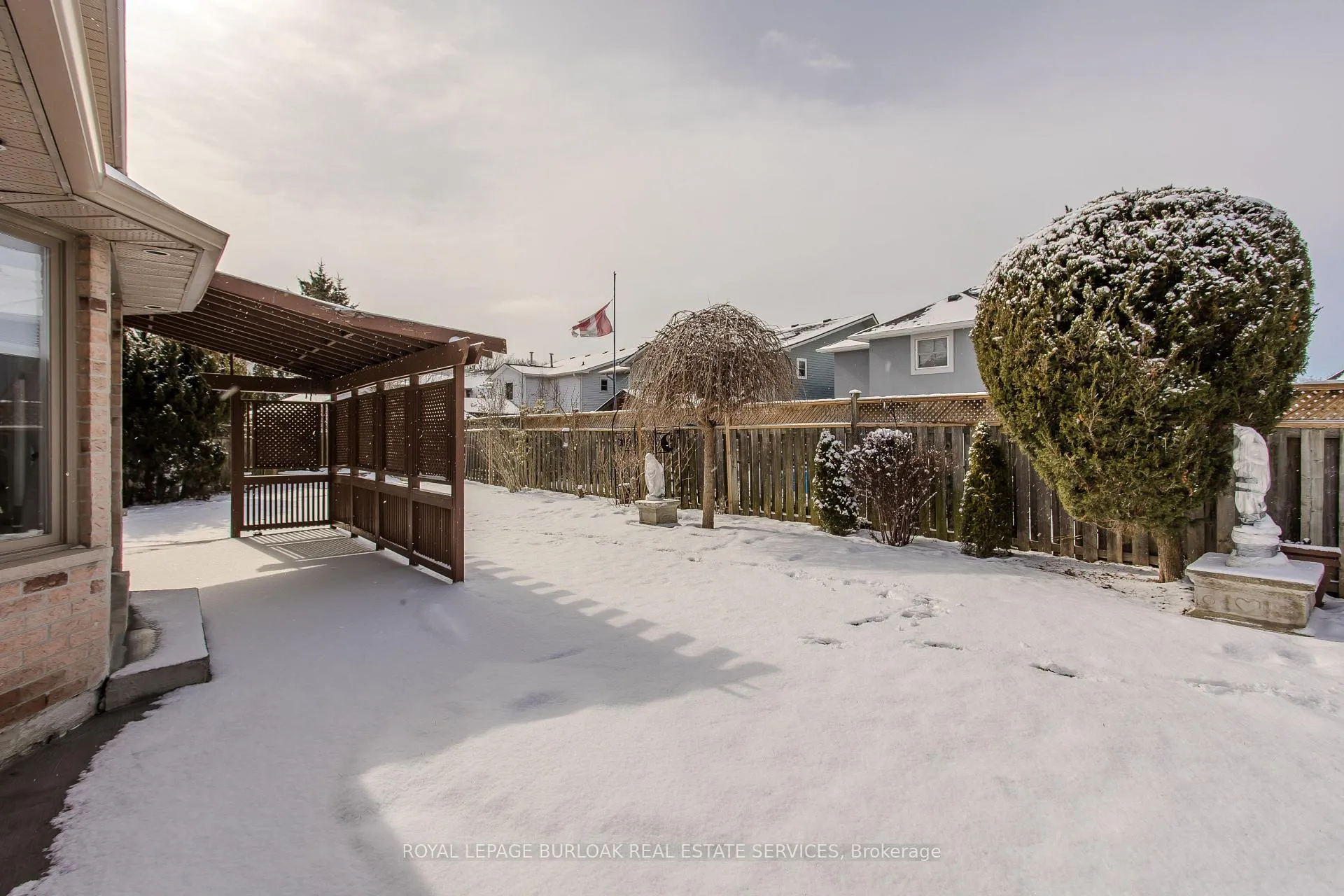 Photo 4 of 21 Isidore Place, Hamilton, Stoney Creek Mountain — HOMEH