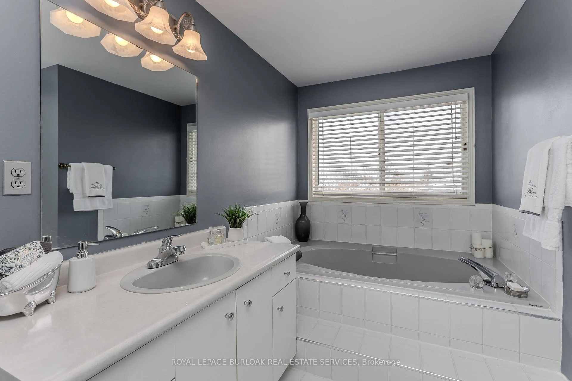 Photo 23 of 21 Isidore Place, Hamilton, Stoney Creek Mountain — HOMEH