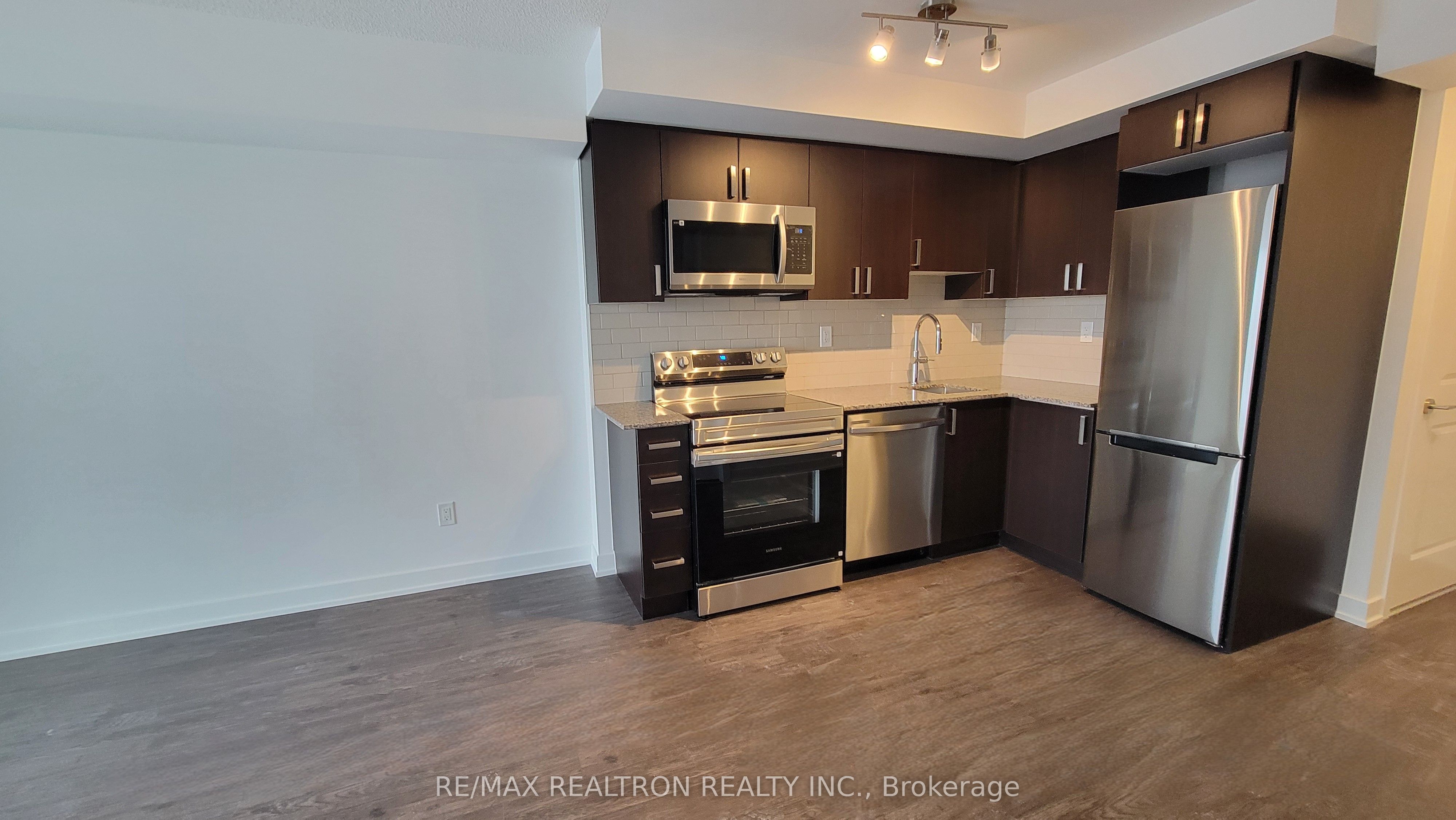 Photo 17 of Unit 2012, 1010 Sandy Beach Road, Pickering, Bay Ridges — HOMEH