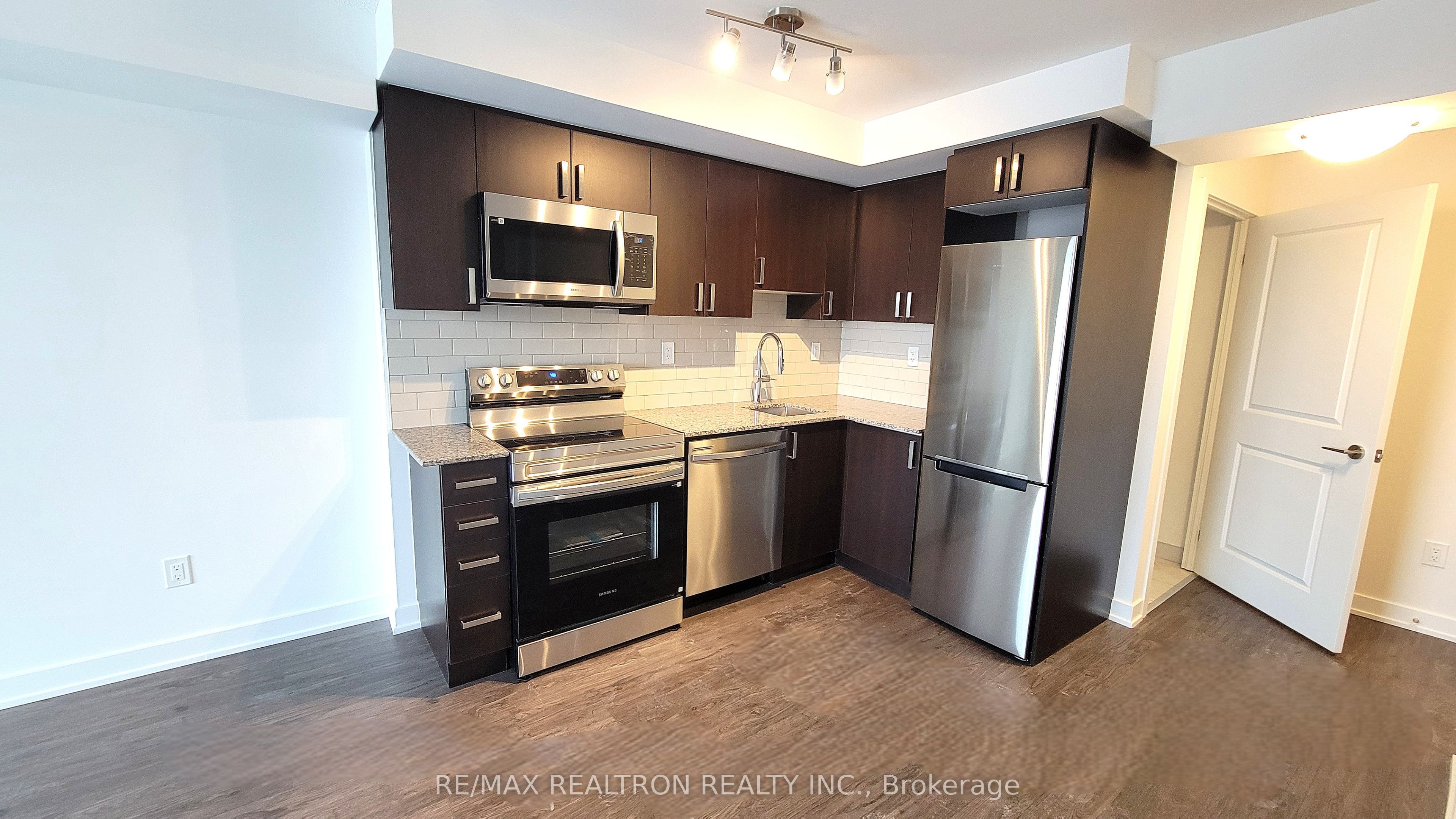 Photo 12 of Unit 2012, 1010 Sandy Beach Road, Pickering, Bay Ridges — HOMEH
