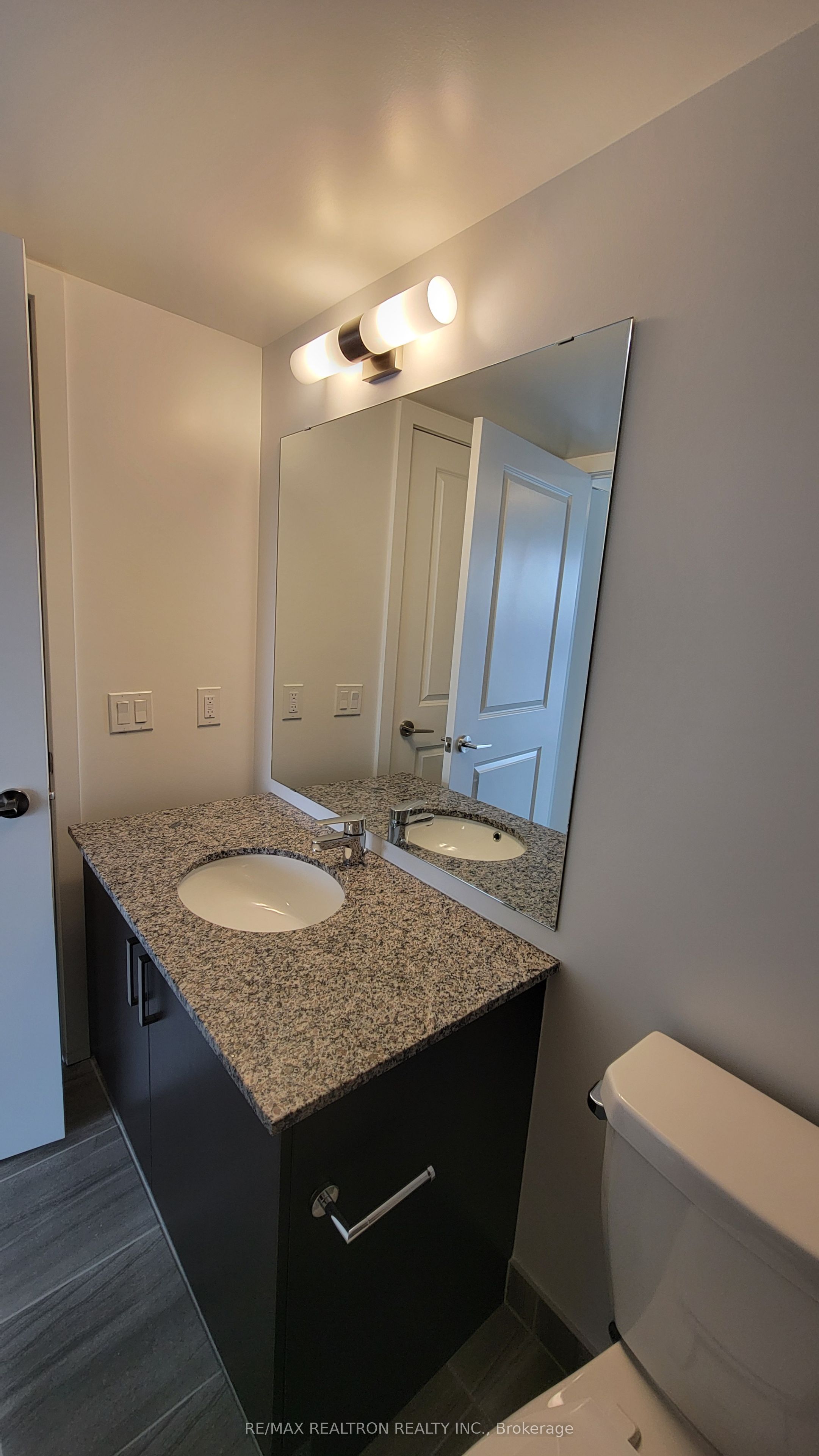 Photo 11 of Unit 2012, 1010 Sandy Beach Road, Pickering, Bay Ridges — HOMEH