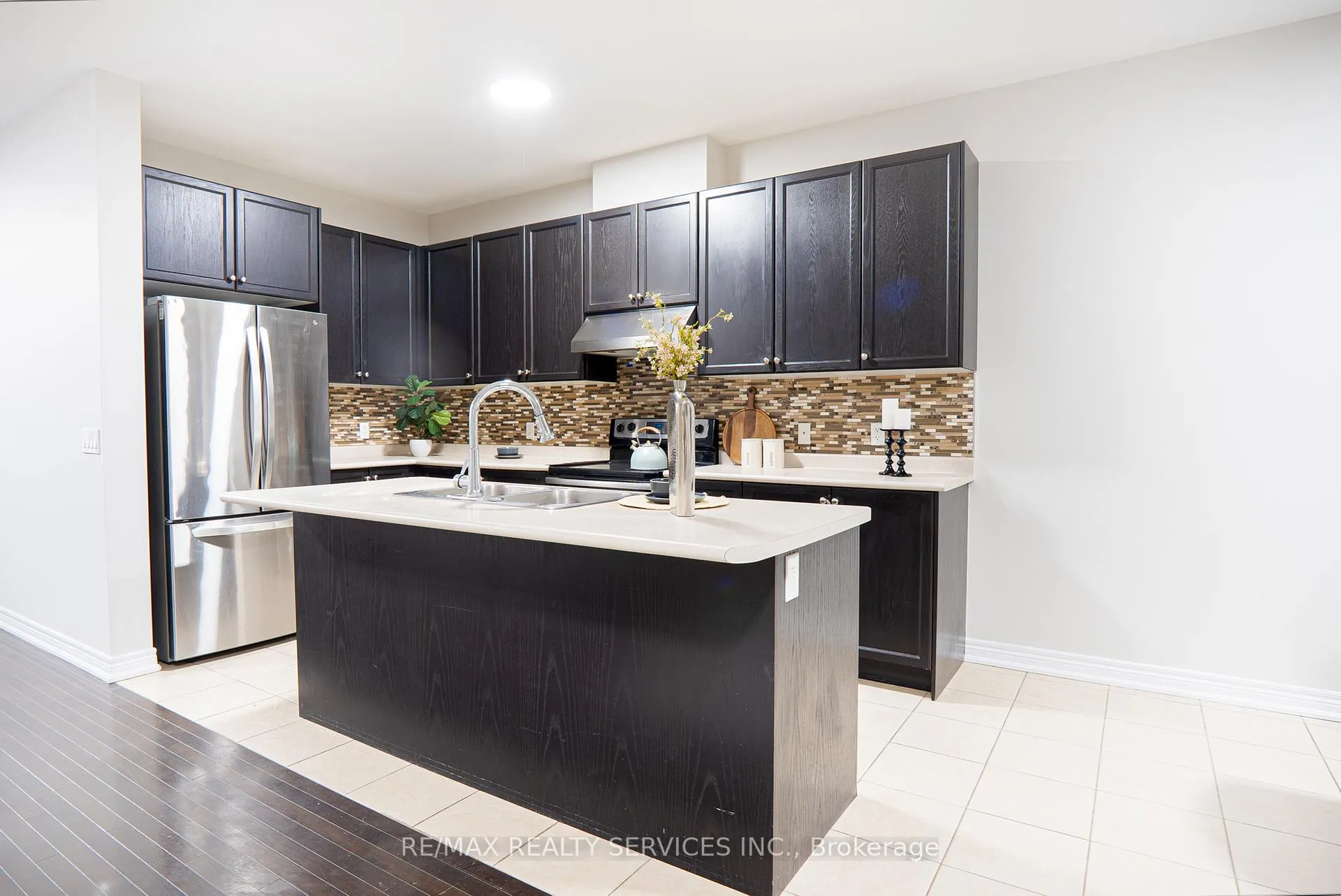 Photo 5 of 3 Tokara Avenue, Caledon, Rural Caledon — HOMEH