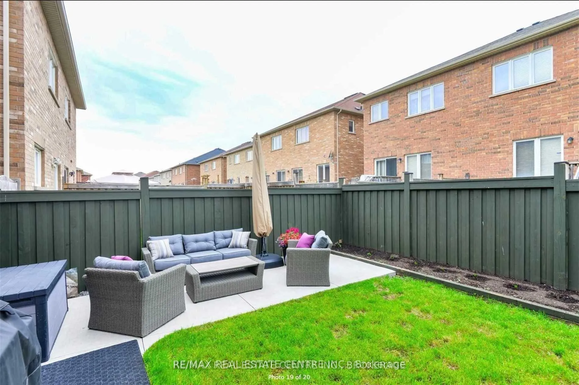 Photo 4 of Unit upper, 100 Crumlin Crescent, Brampton, Credit Valley — HOMEH