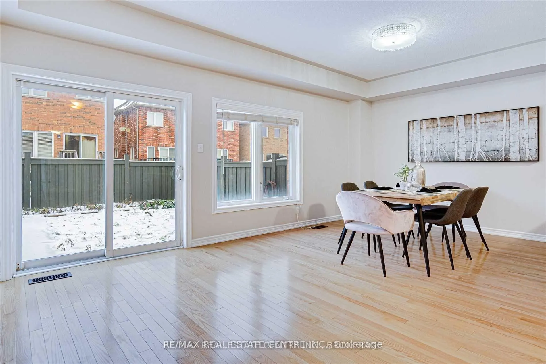 Photo 11 of Unit upper, 100 Crumlin Crescent, Brampton, Credit Valley — HOMEH