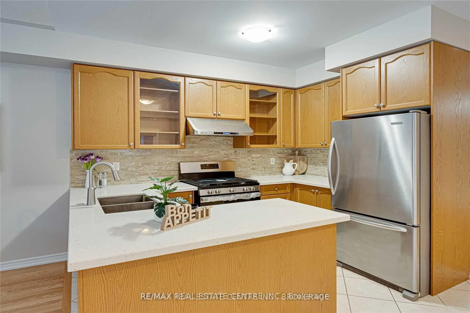 Photo 12 of Unit upper, 100 Crumlin Crescent, Brampton, Credit Valley — HOMEH