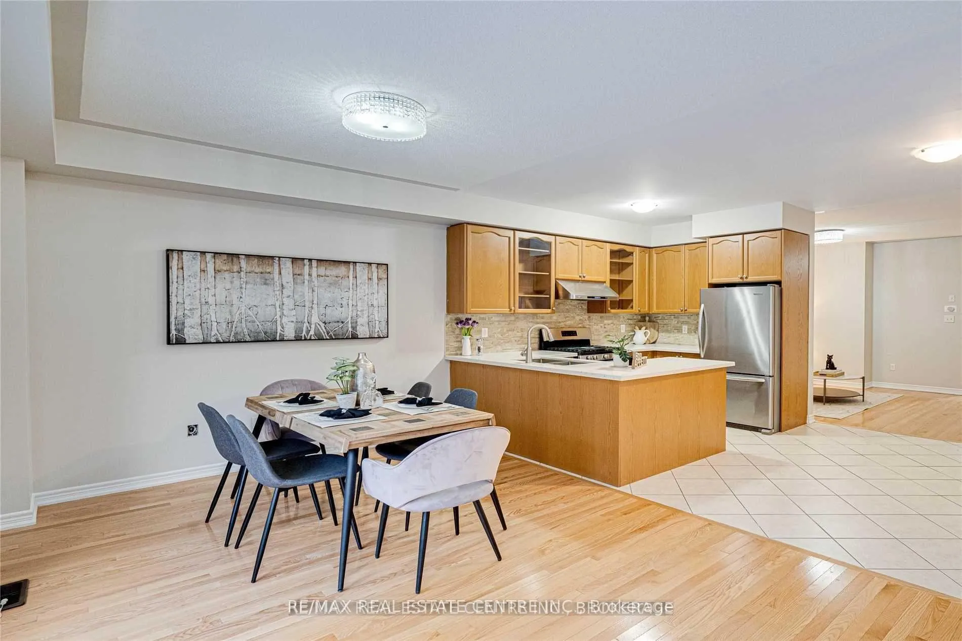 Photo 13 of Unit upper, 100 Crumlin Crescent, Brampton, Credit Valley — HOMEH