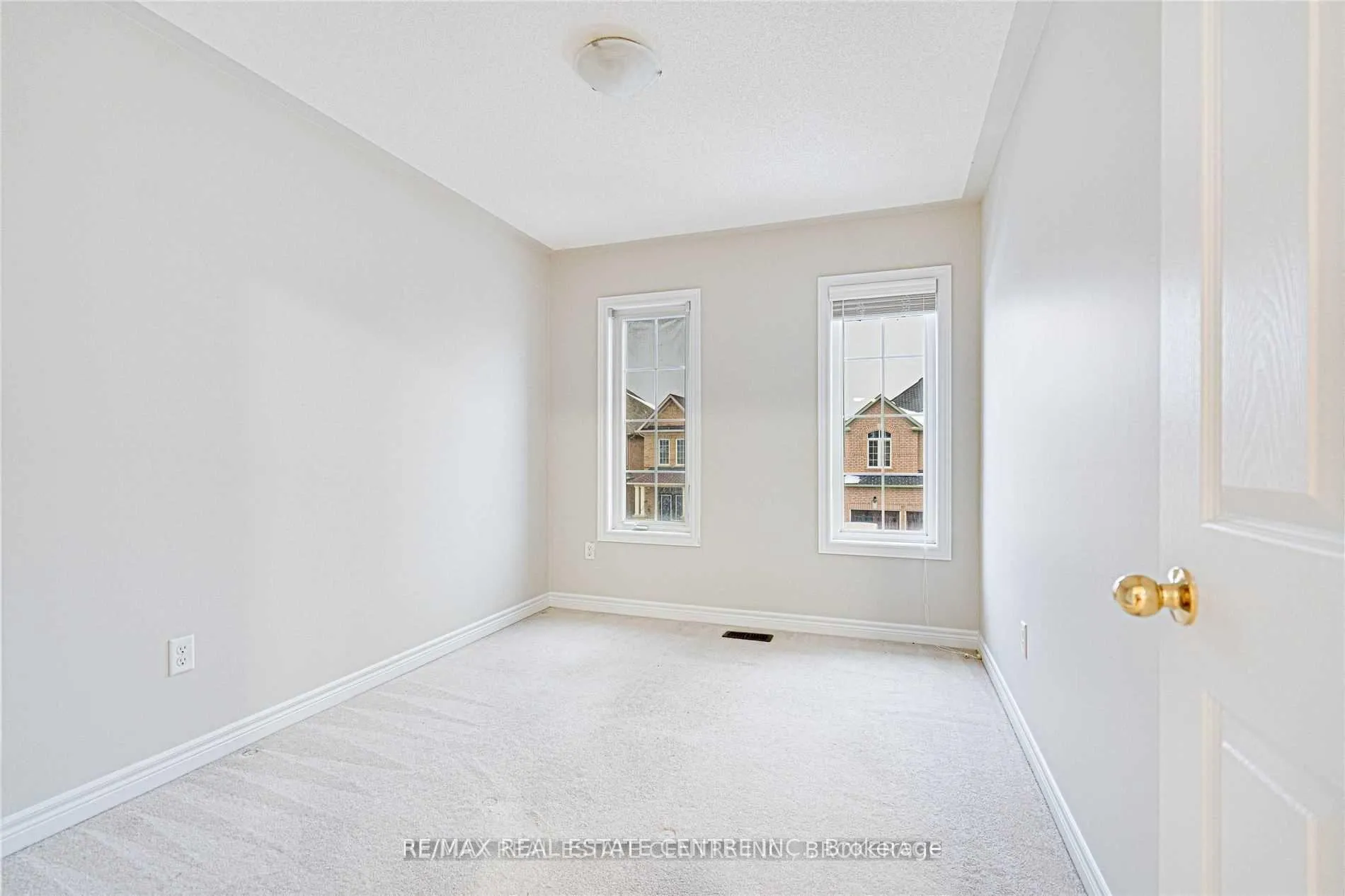 Photo 16 of Unit upper, 100 Crumlin Crescent, Brampton, Credit Valley — HOMEH