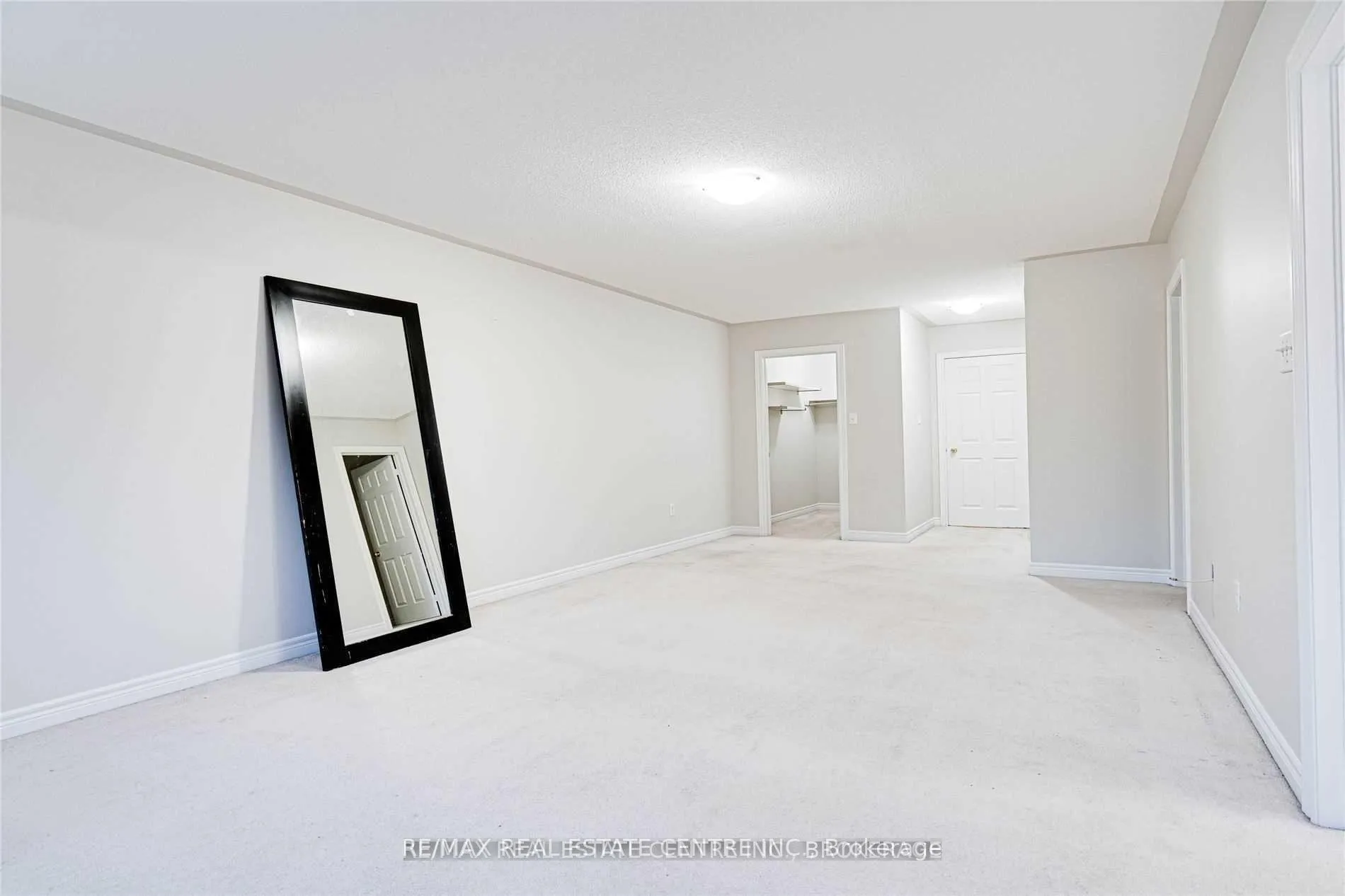Photo 23 of Unit upper, 100 Crumlin Crescent, Brampton, Credit Valley — HOMEH