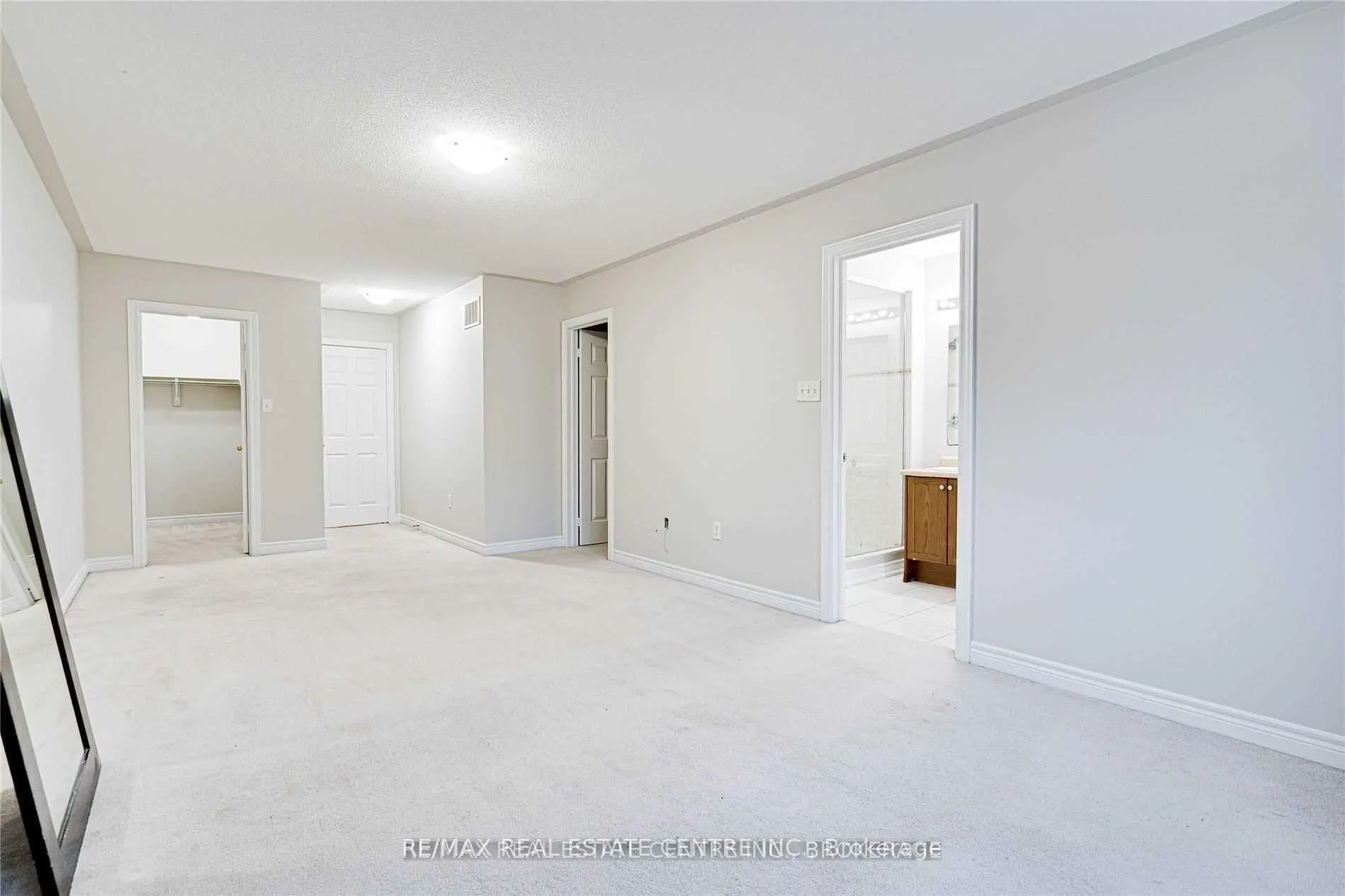Photo 24 of Unit upper, 100 Crumlin Crescent, Brampton, Credit Valley — HOMEH