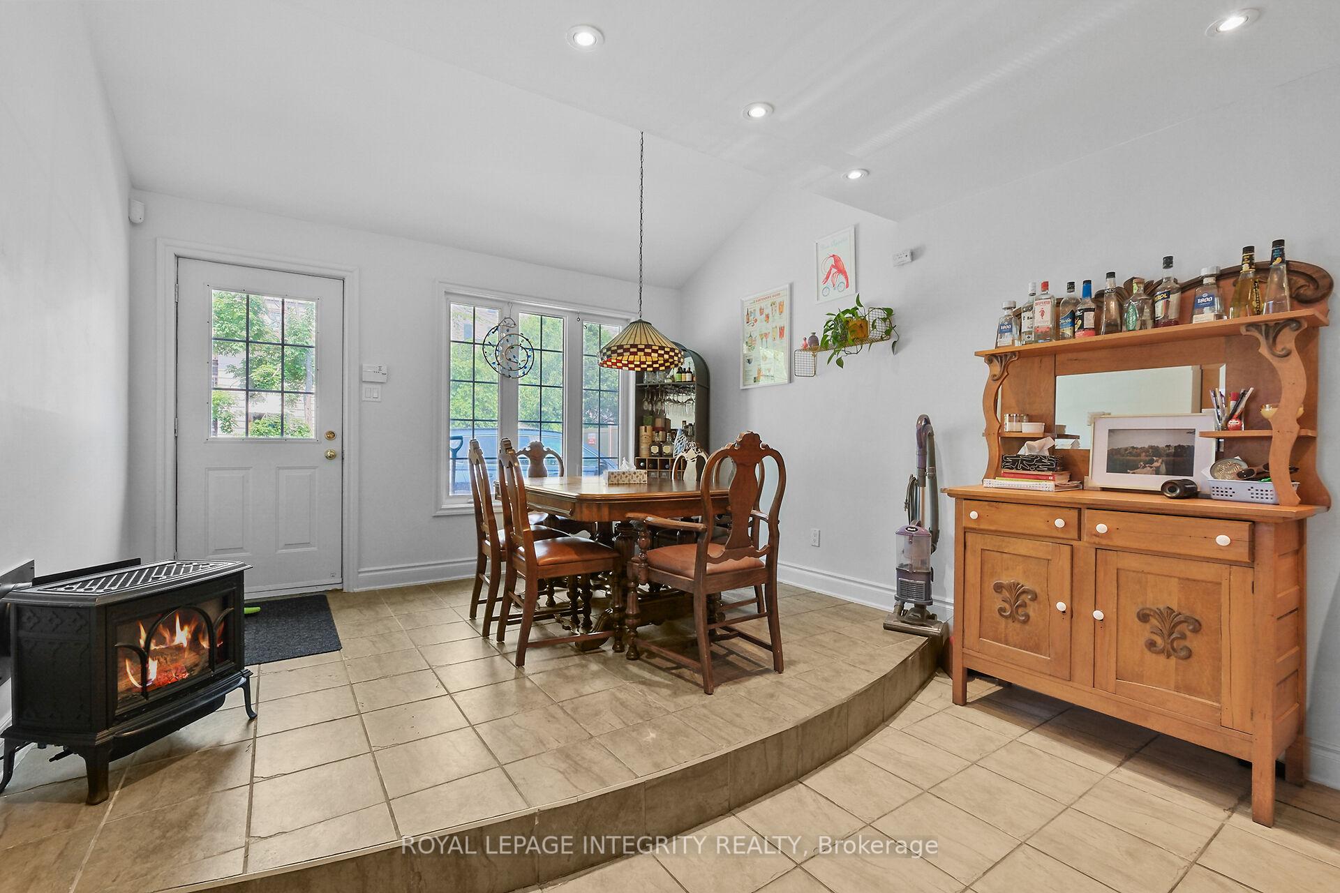 Photo 8 of 53 St. Andrew Street, Ottawa, Lower Town/Byward Market — HOMEH