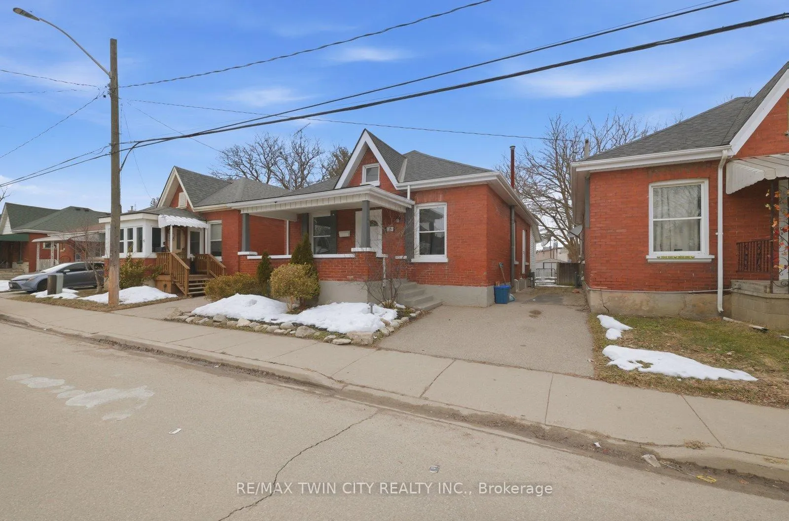 Photo 2 of 13 Salisbury Avenue, Brantford — HOMEH