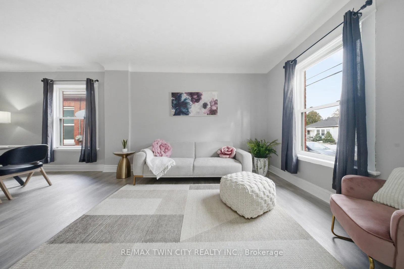 Photo 7 of 13 Salisbury Avenue, Brantford — HOMEH