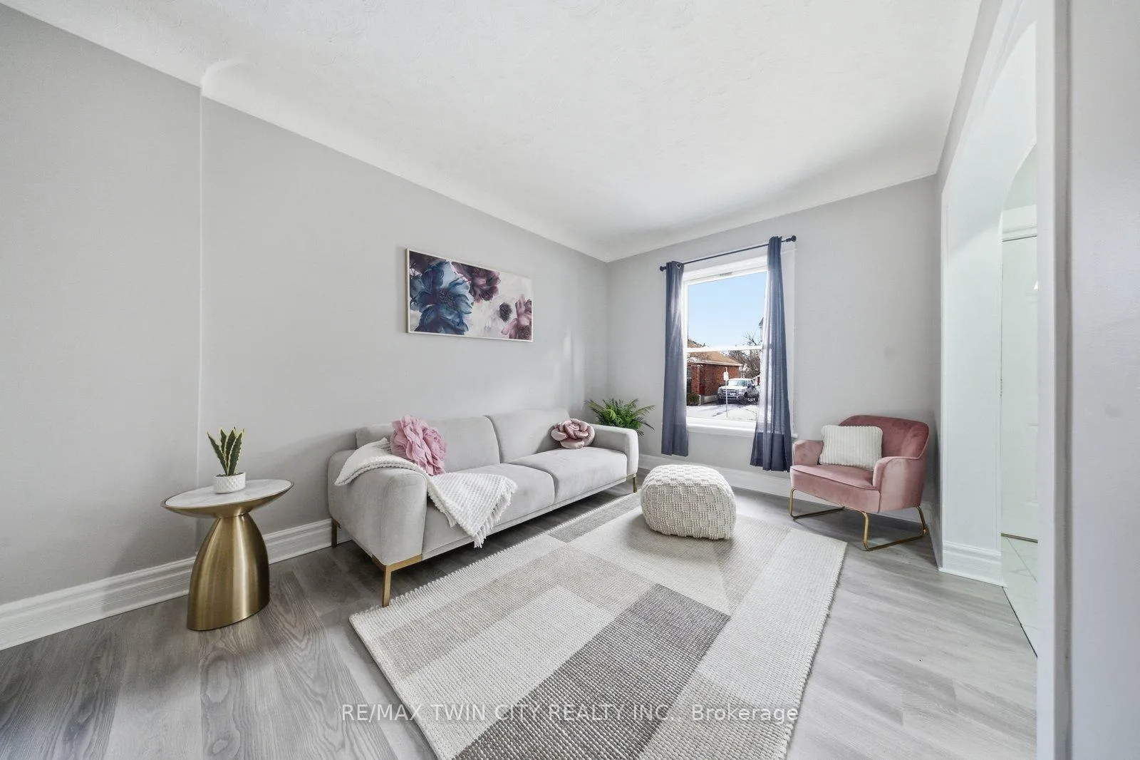 Photo 8 of 13 Salisbury Avenue, Brantford — HOMEH