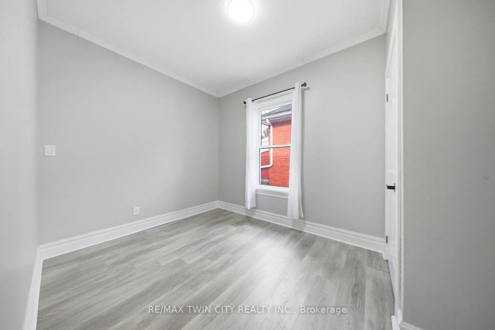 Photo 13 of 13 Salisbury Avenue, Brantford — HOMEH