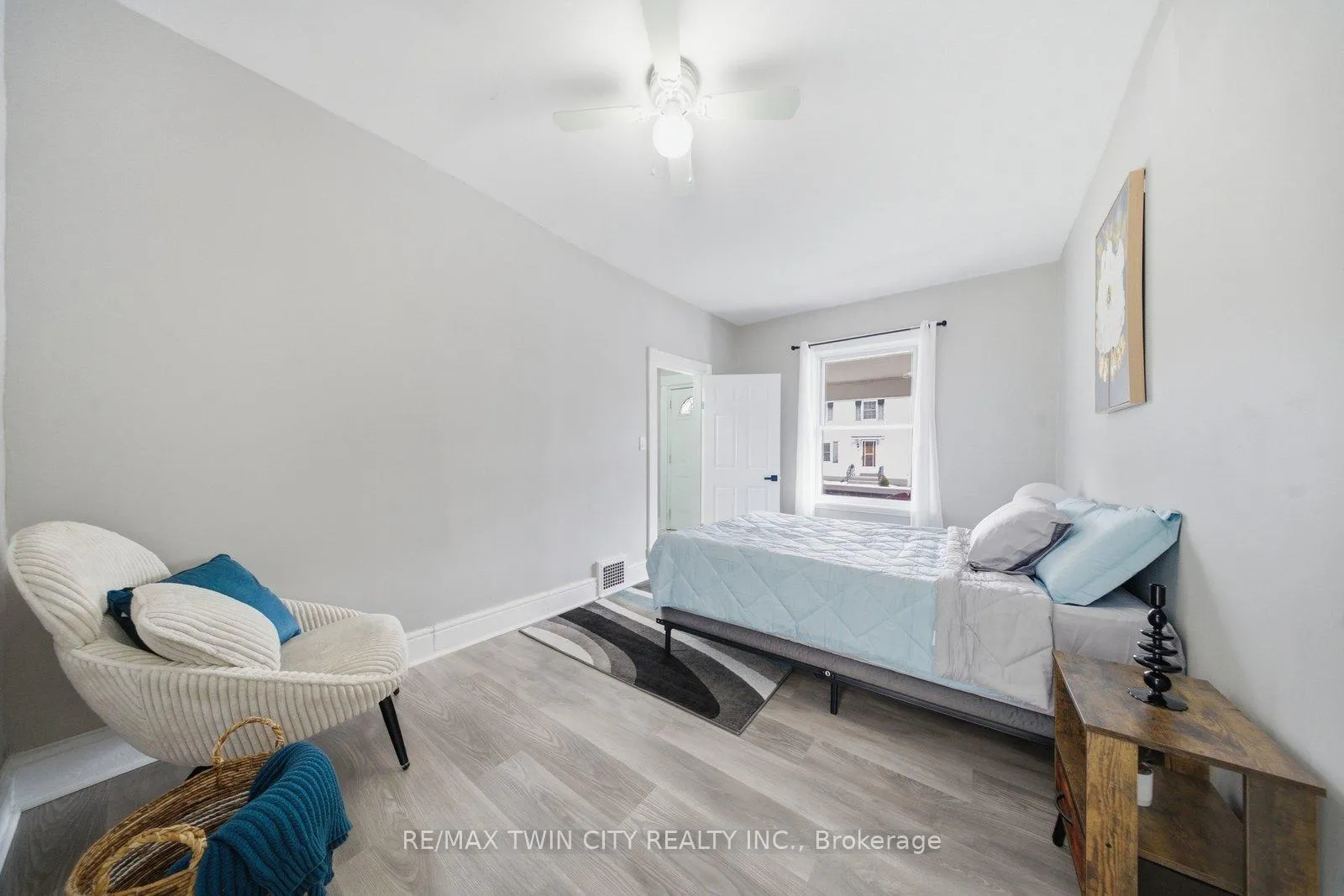 Photo 22 of 13 Salisbury Avenue, Brantford — HOMEH