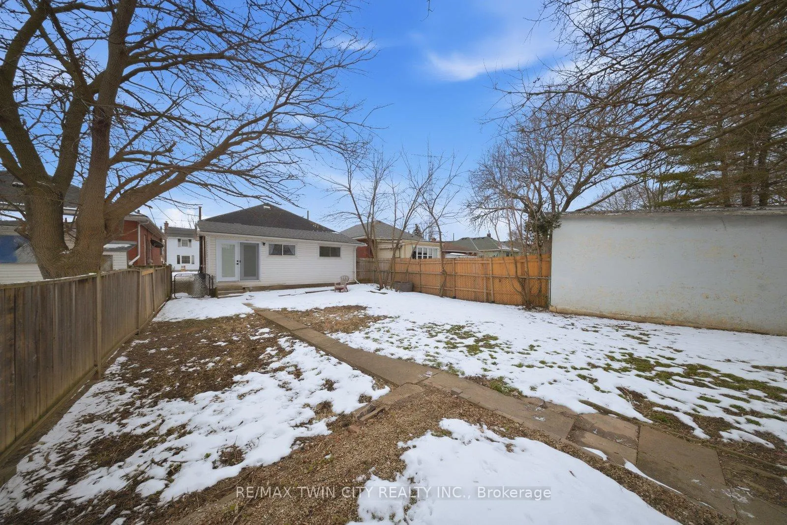 Photo 30 of 13 Salisbury Avenue, Brantford — HOMEH