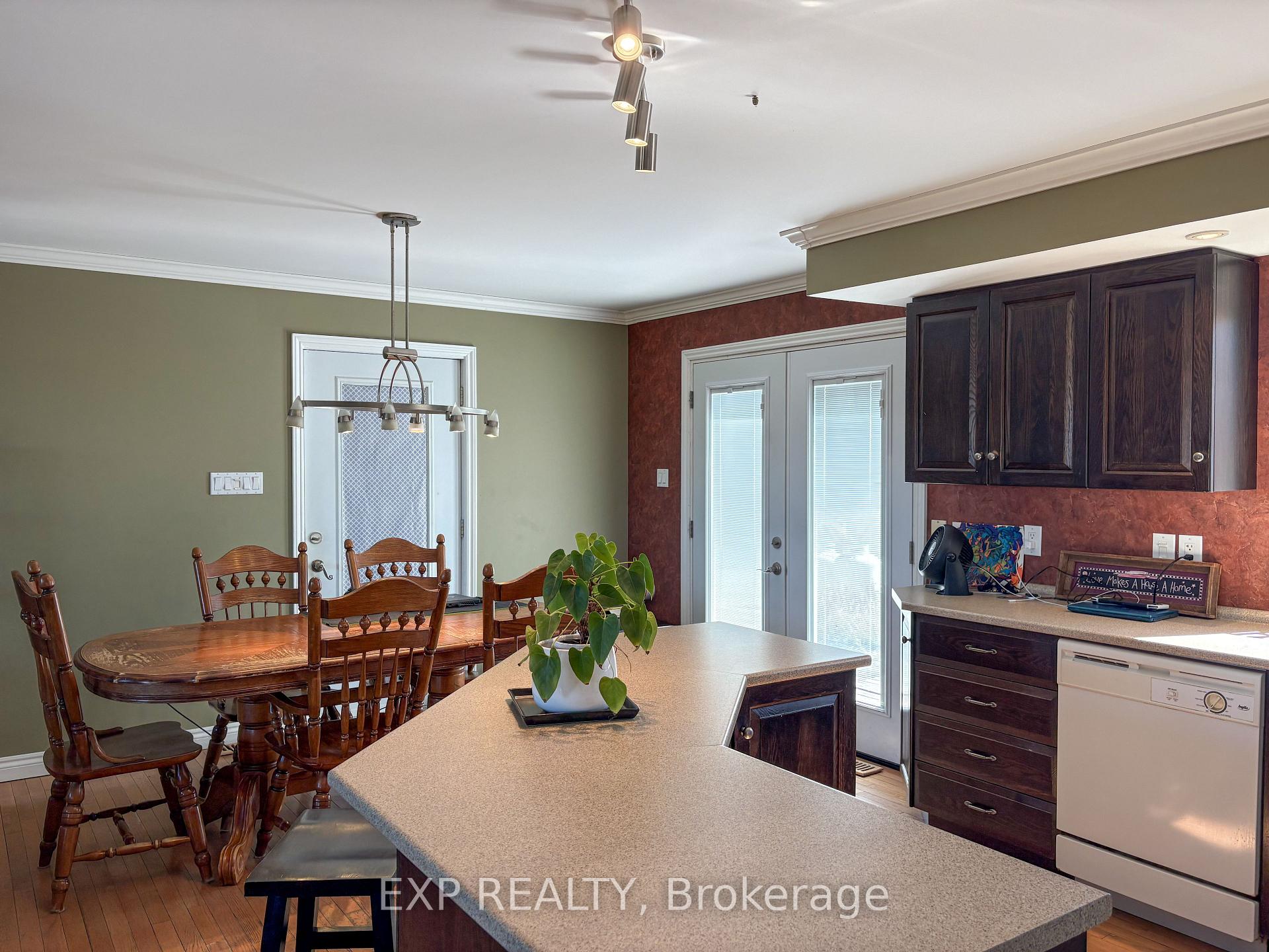 Photo 9 of 575 Braeloch Road, McNab/Braeside, Mcnab/Braeside Twps — HOMEH