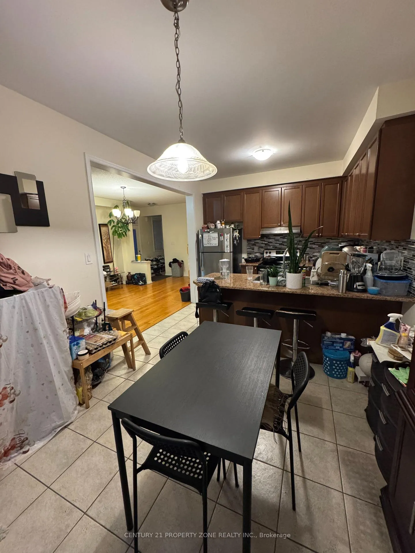 Photo 4 of 172 Vanhorne Close, Brampton, Northwest Brampton — HOMEH