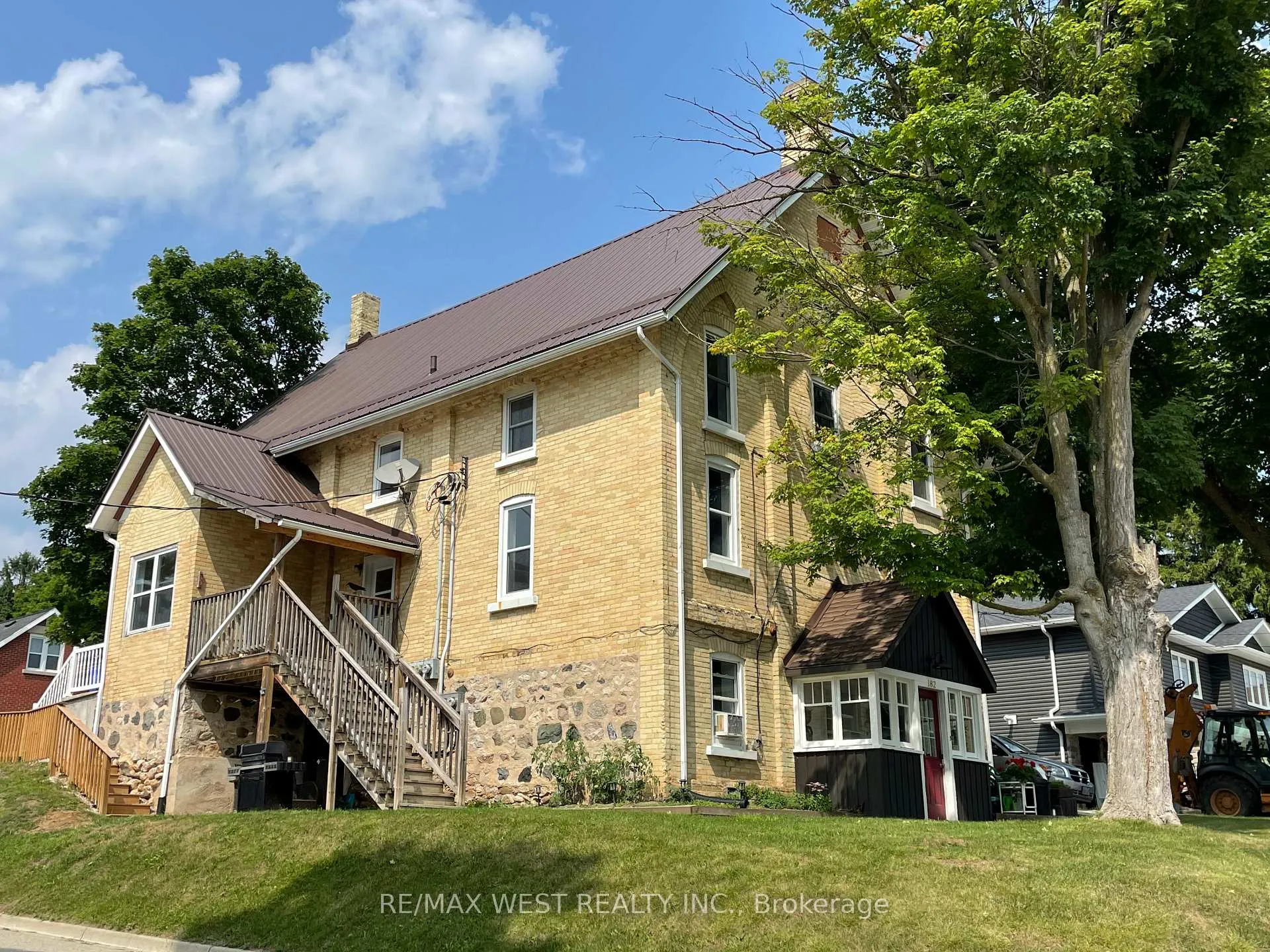 Photo 2 of 182 12th Street, Hanover — HOMEH