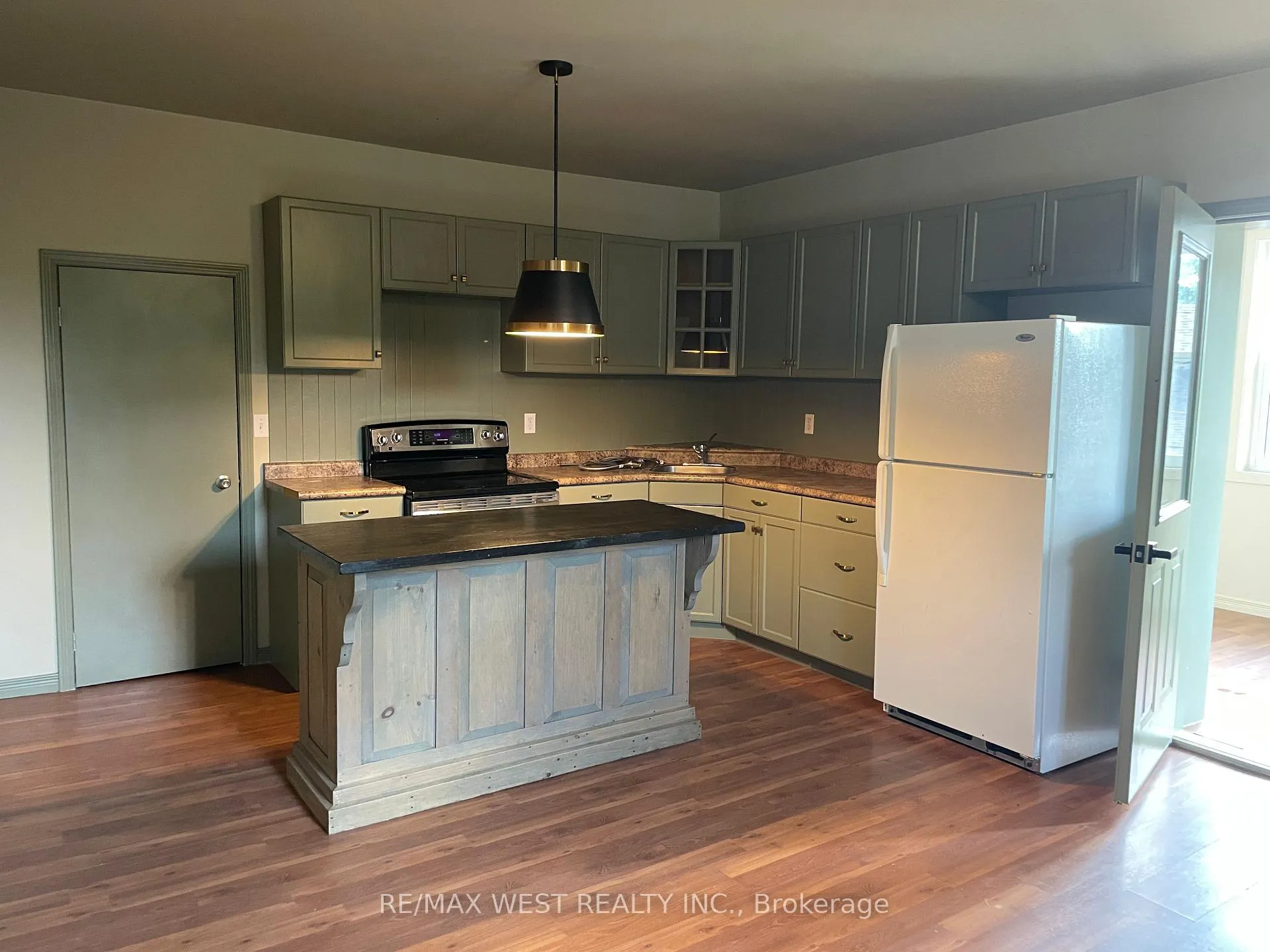 Photo 9 of 182 12th Street, Hanover — HOMEH
