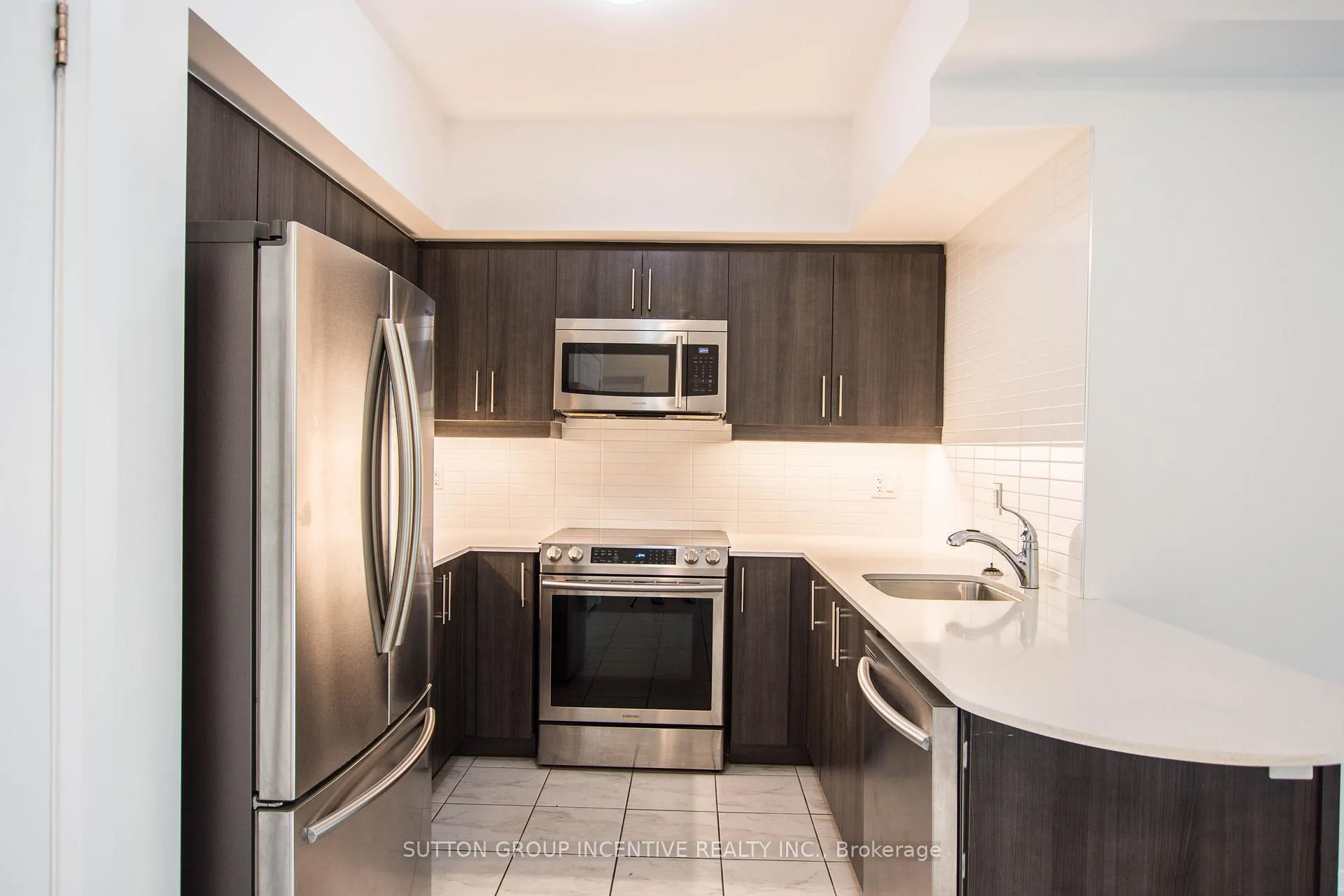 Photo 10 of Unit 308, 306 Essa Road, Barrie, 400 West — HOMEH