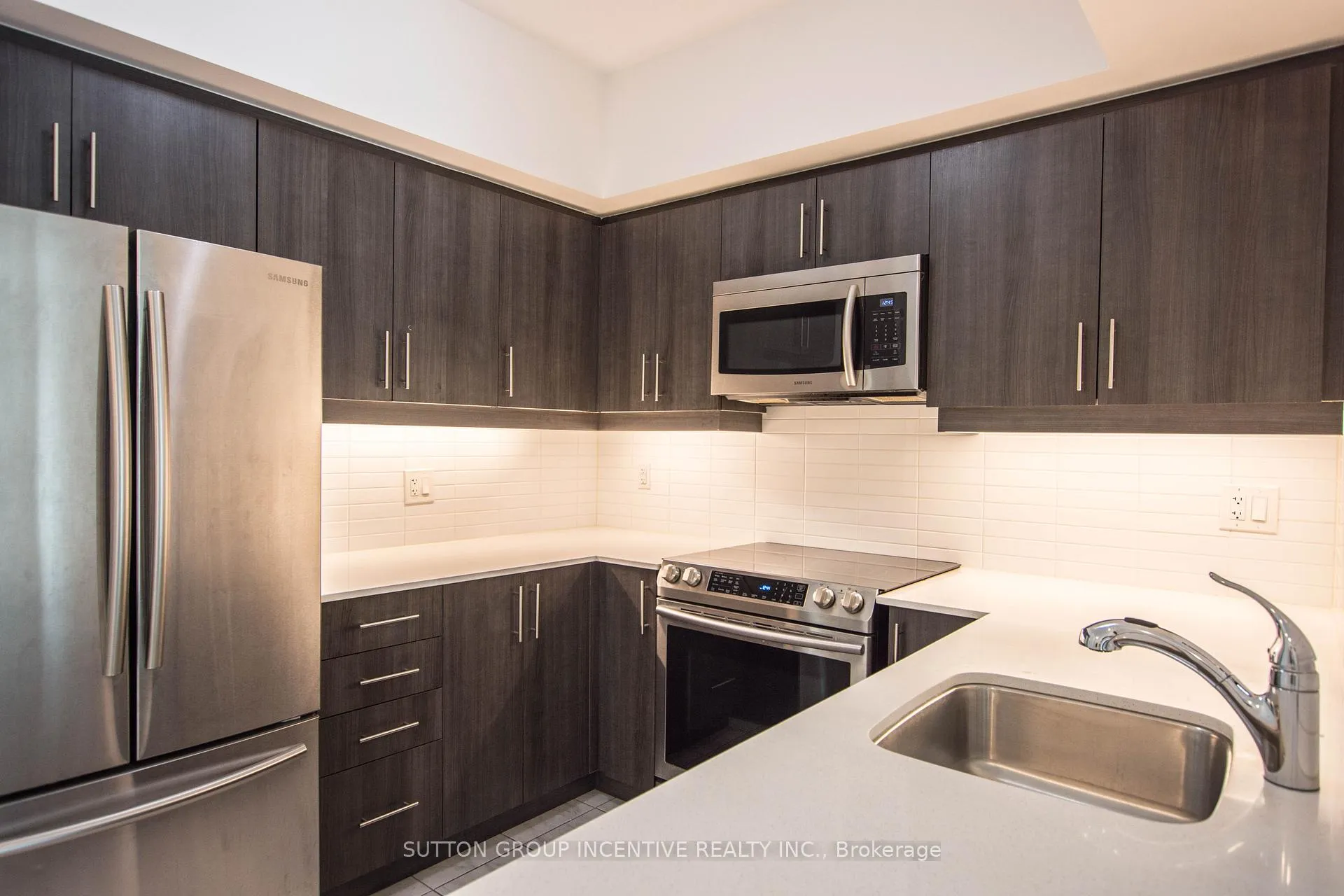 Photo 11 of Unit 308, 306 Essa Road, Barrie, 400 West — HOMEH