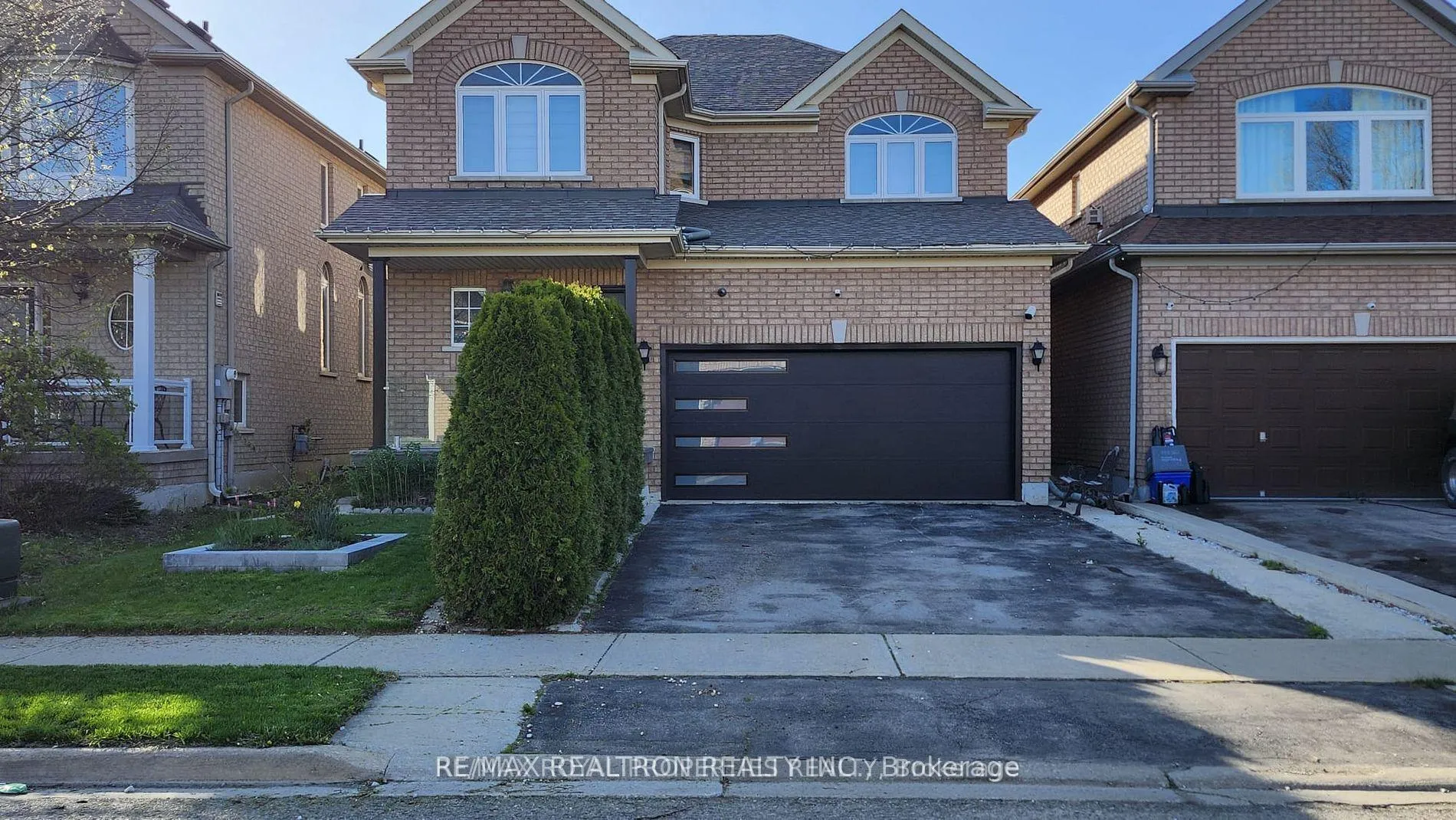 Photo 1 of 22 Grape Trail, Brampton, Fletcher's Meadow — HOMEH