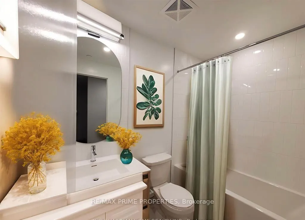 Photo 5 of Unit B216, 7950 Bathurst Street, Vaughan, Beverley Glen — HOMEH