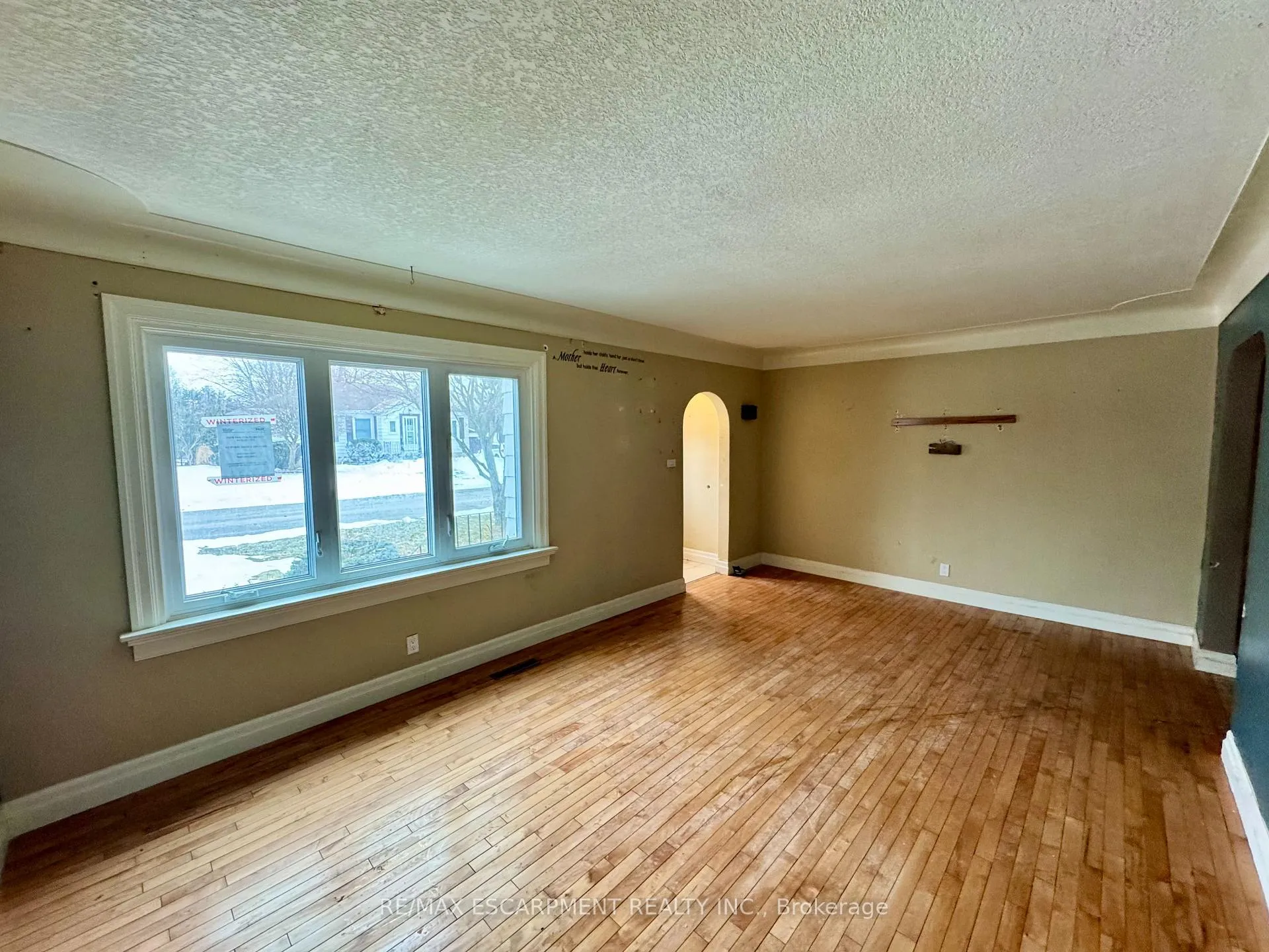 Photo 3 of 12 Spruce Street, St. Thomas — HOMEH