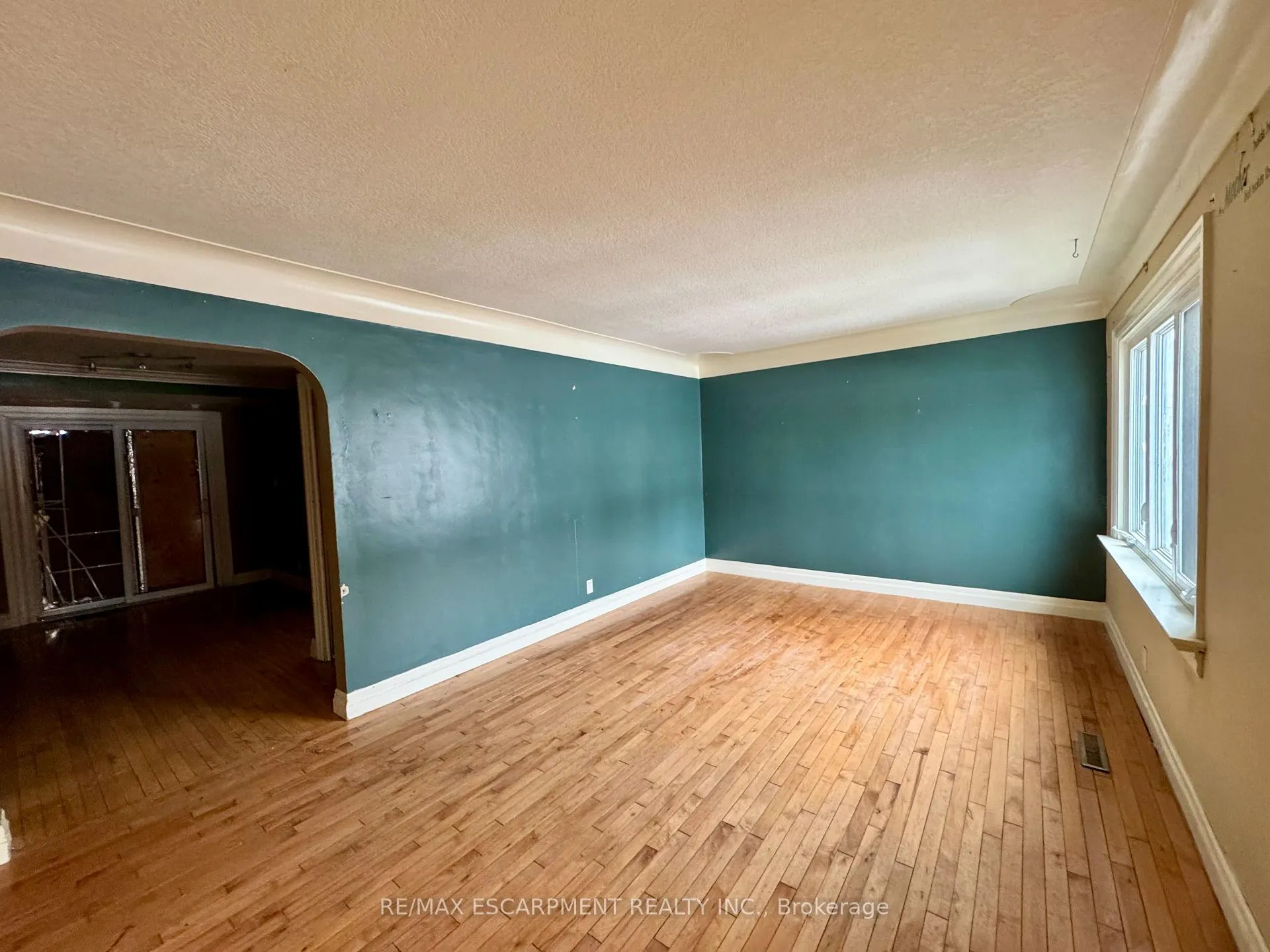 Photo 5 of 12 Spruce Street, St. Thomas — HOMEH