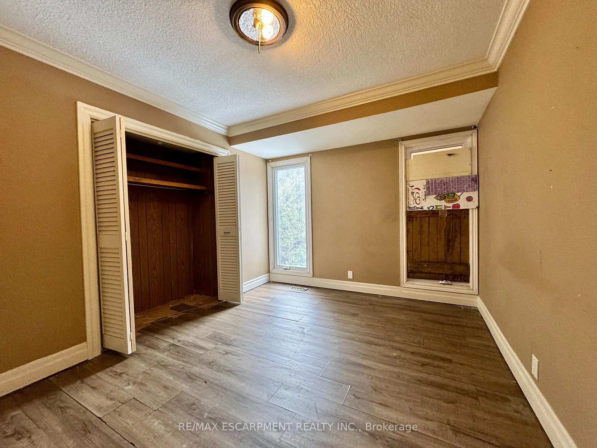 Photo 11 of 12 Spruce Street, St. Thomas — HOMEH