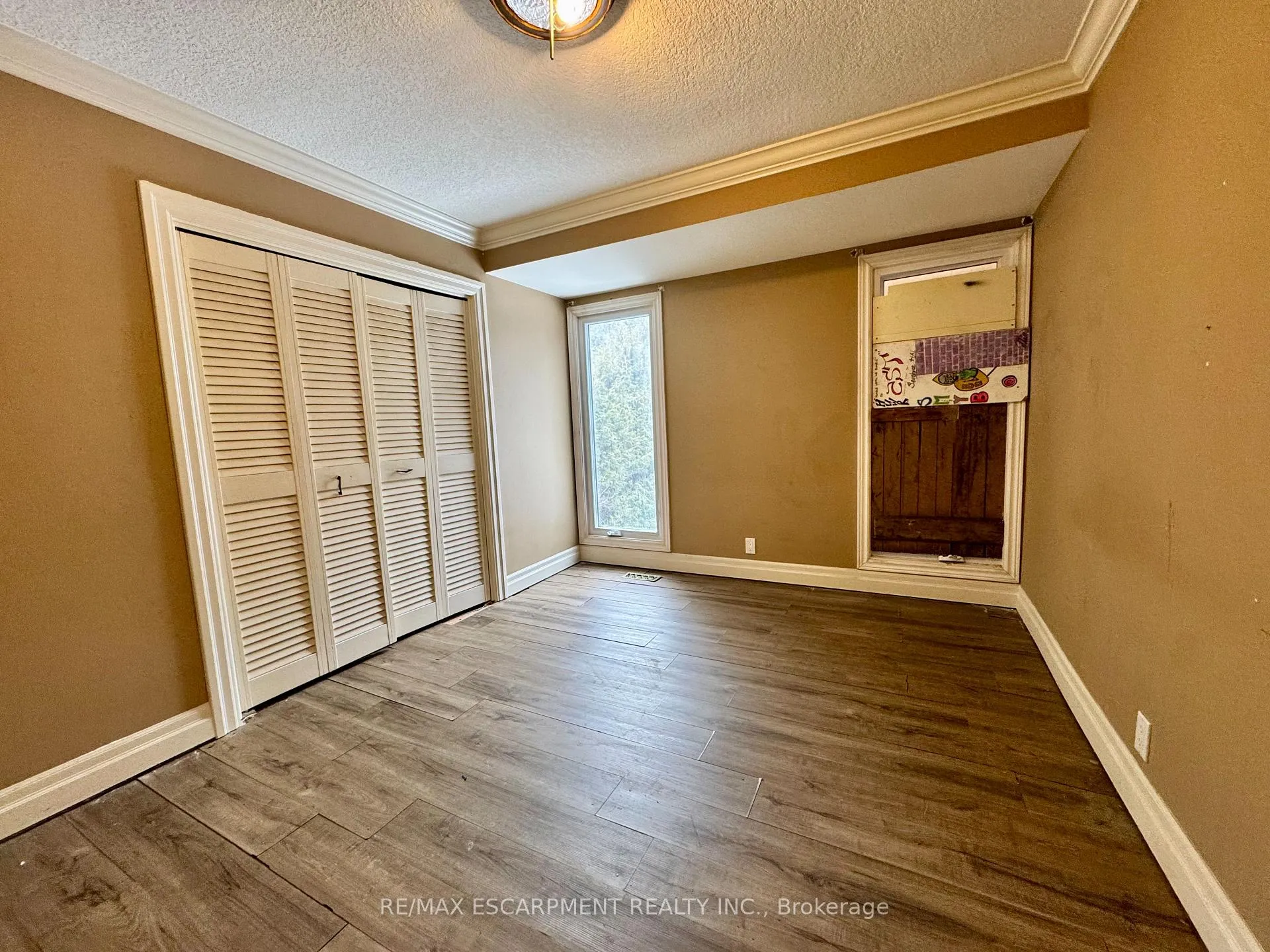 Photo 13 of 12 Spruce Street, St. Thomas — HOMEH