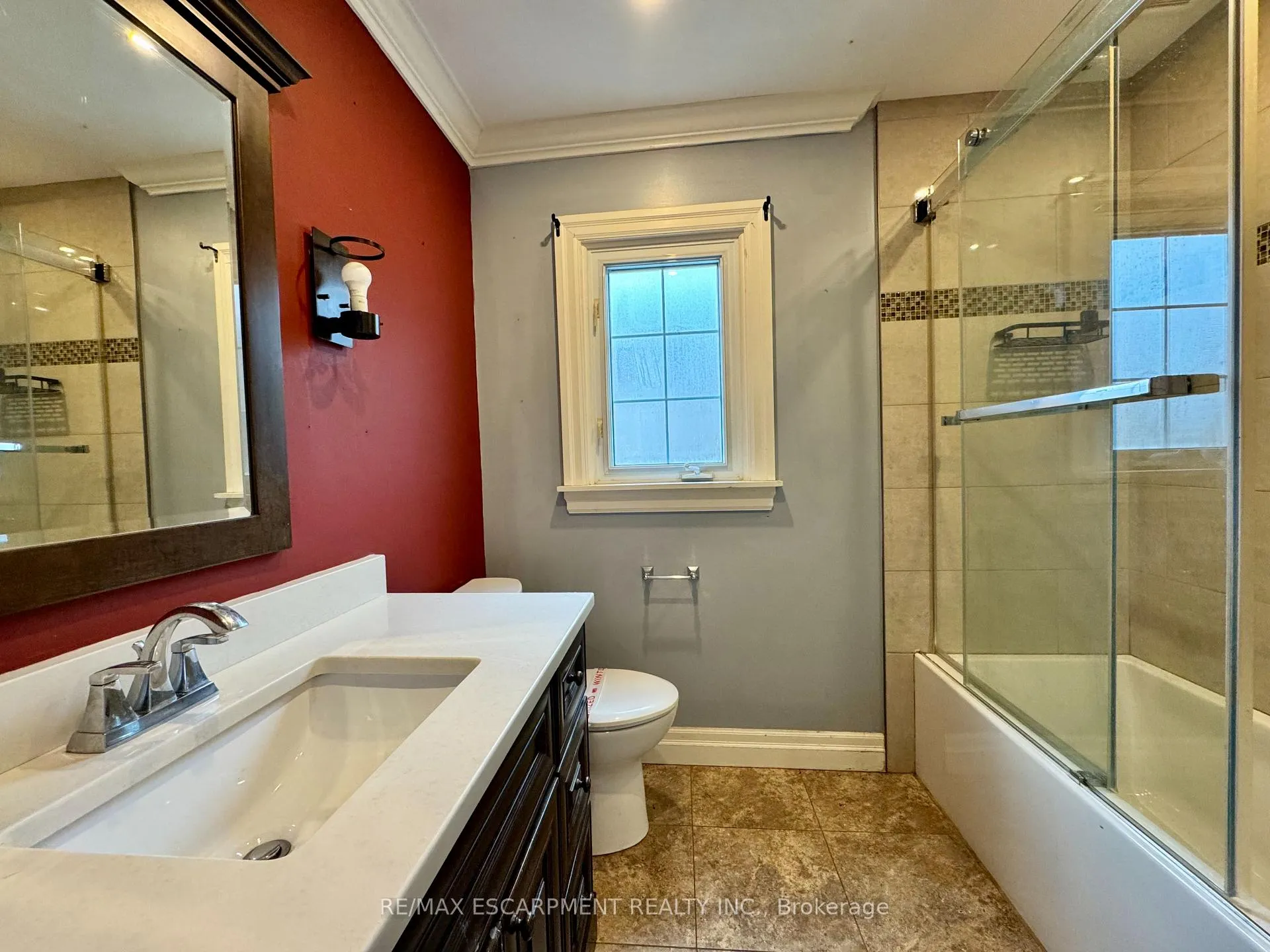 Photo 14 of 12 Spruce Street, St. Thomas — HOMEH