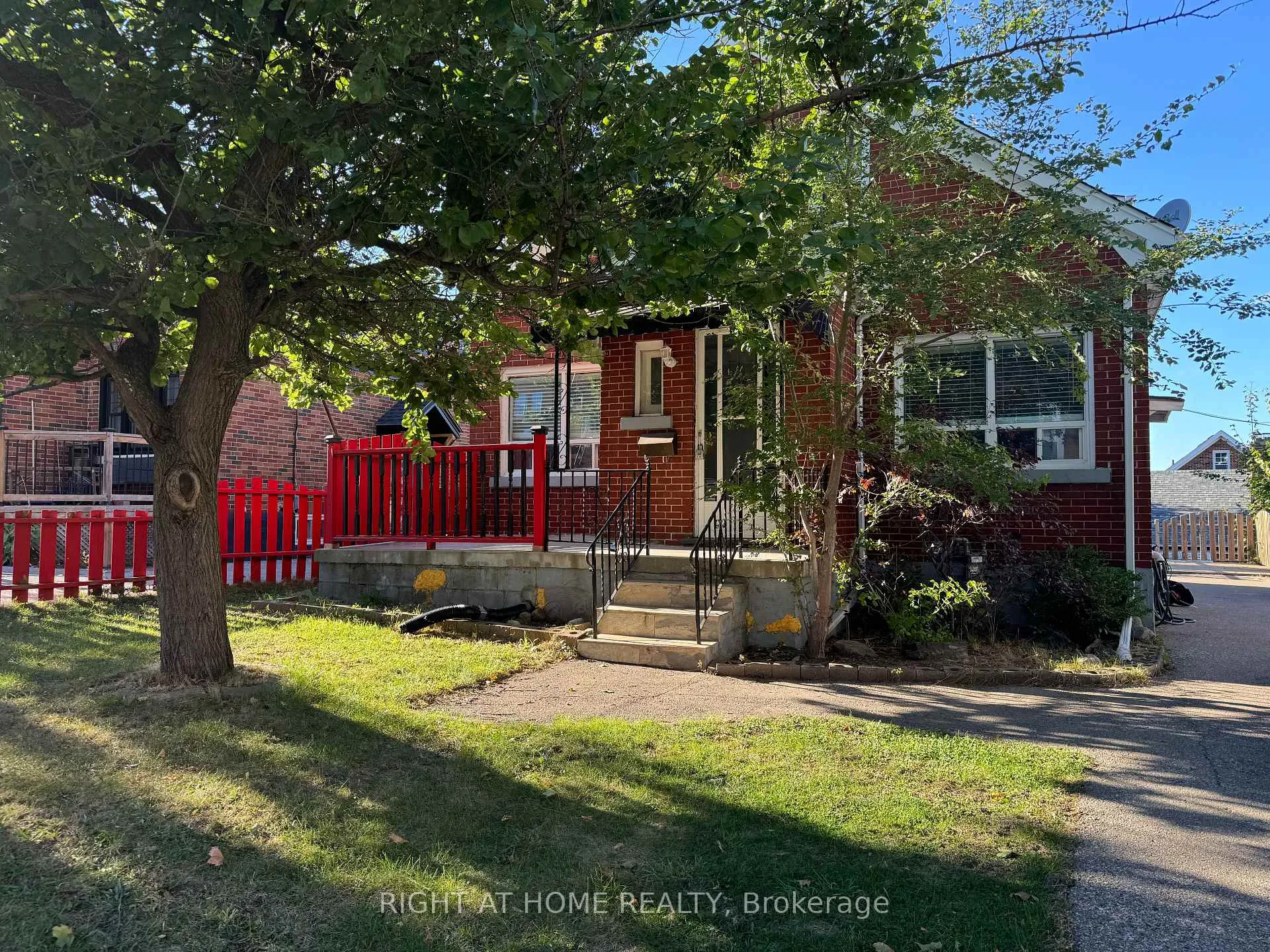 Front of Unit LOWER, 950 Queens Boulevard