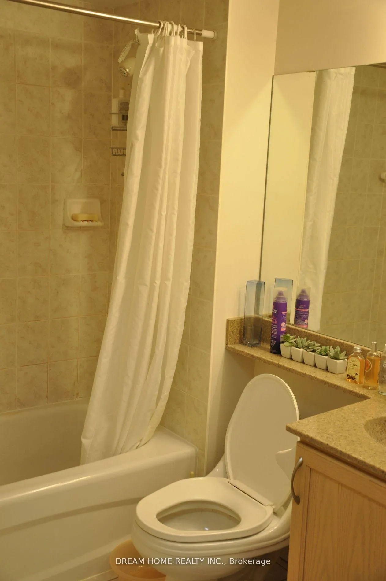 Photo 5 of Unit 303, 7363 Kennedy Road, Markham, Milliken Mills East — HOMEH