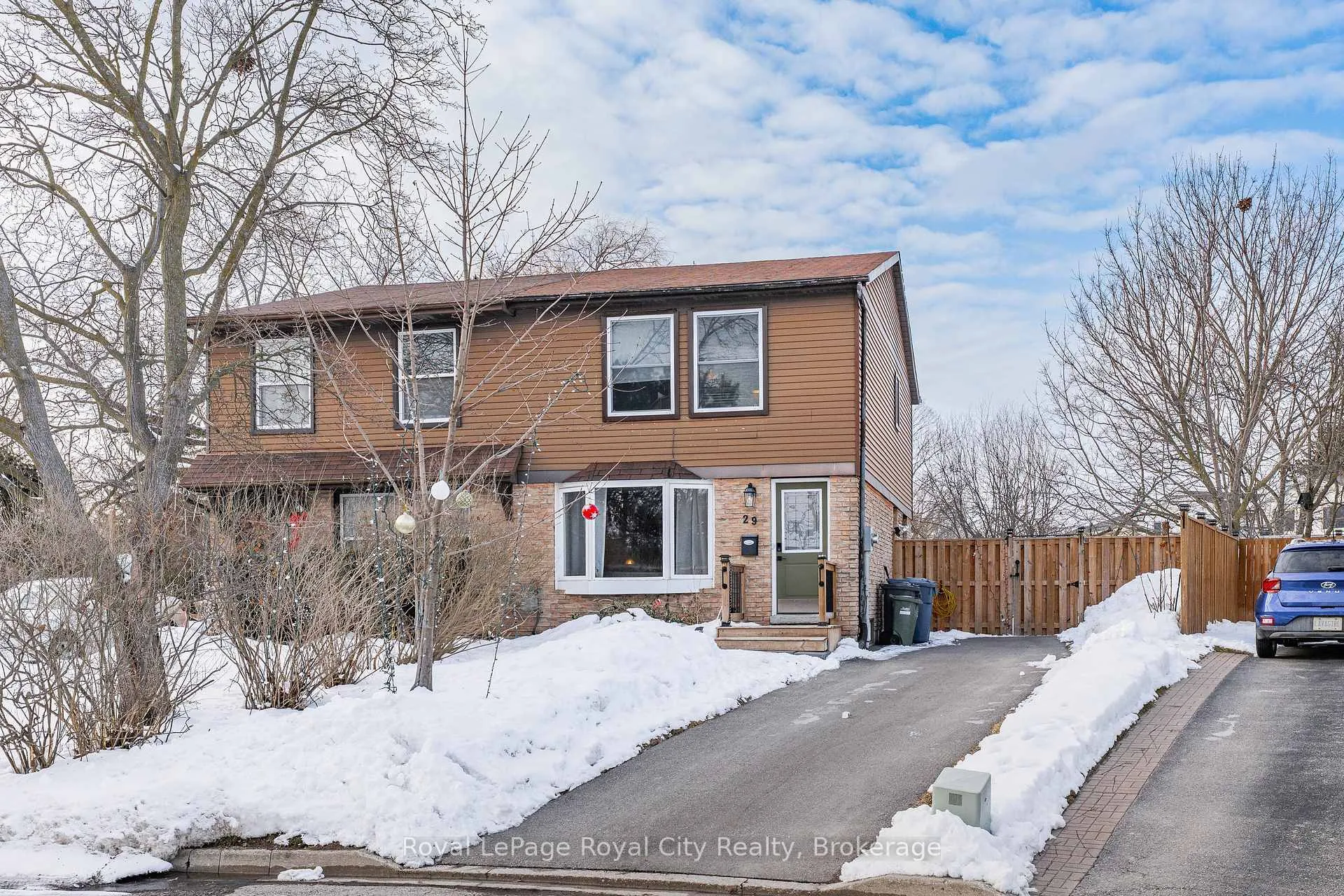 Photo 1 of 29 Deerfield Place, Guelph, Willow West/Sugarbush/West Acres — HOMEH