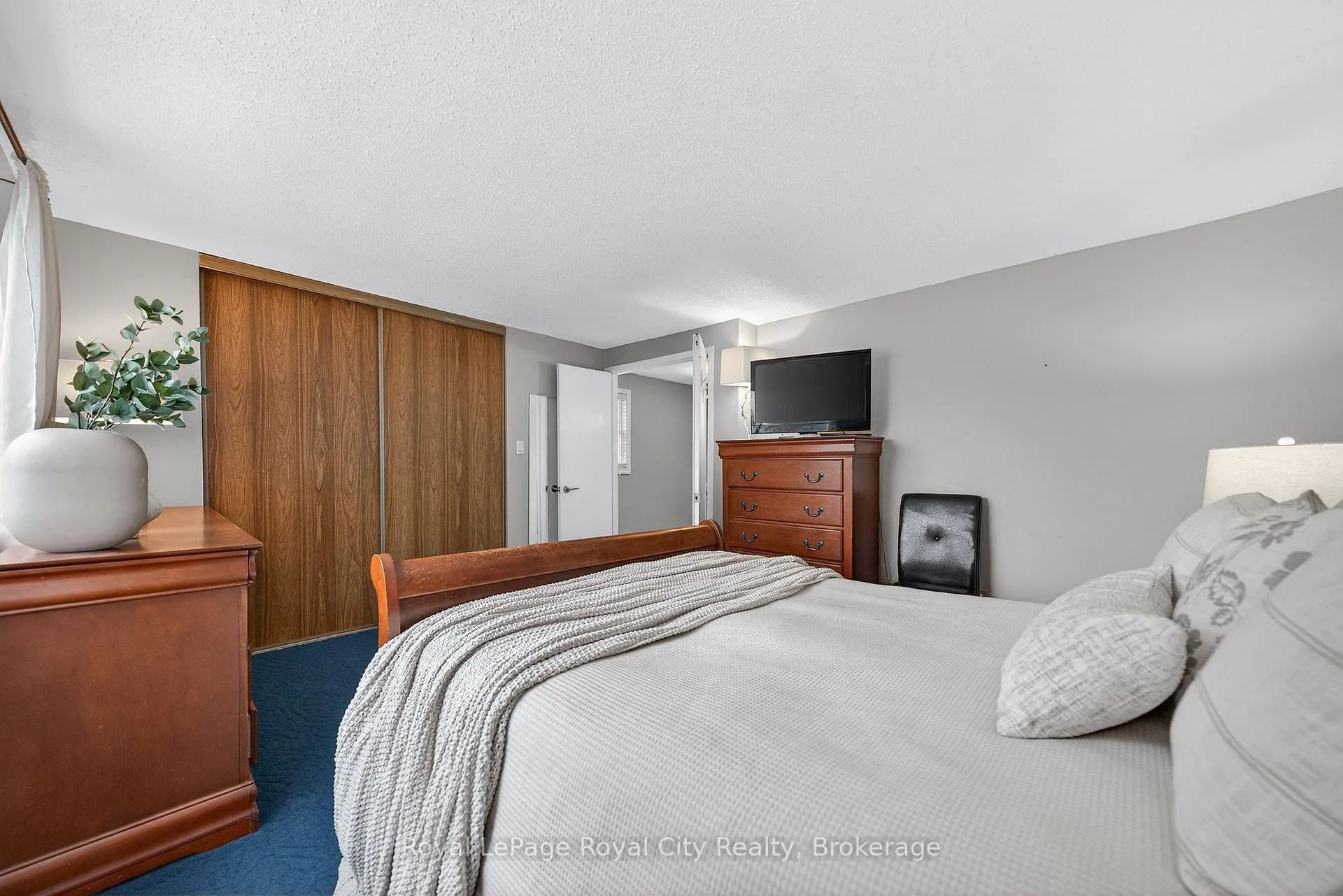 Photo 13 of 29 Deerfield Place, Guelph, Willow West/Sugarbush/West Acres — HOMEH