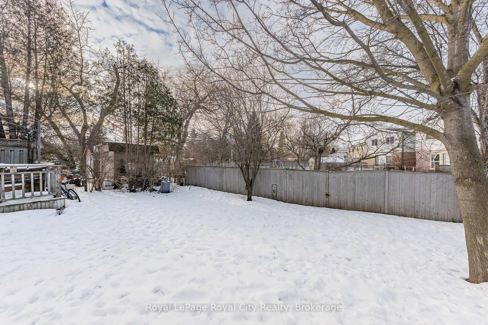 Photo 25 of 29 Deerfield Place, Guelph, Willow West/Sugarbush/West Acres — HOMEH