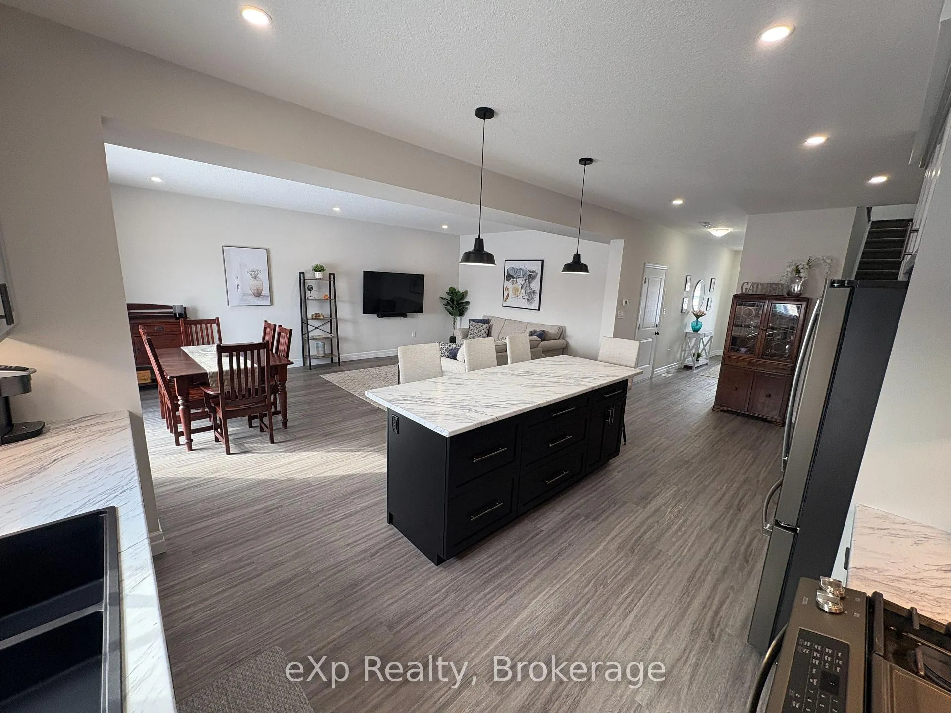 Photo 8 of 654 Wray Avenue S, North Perth, Listowel — HOMEH