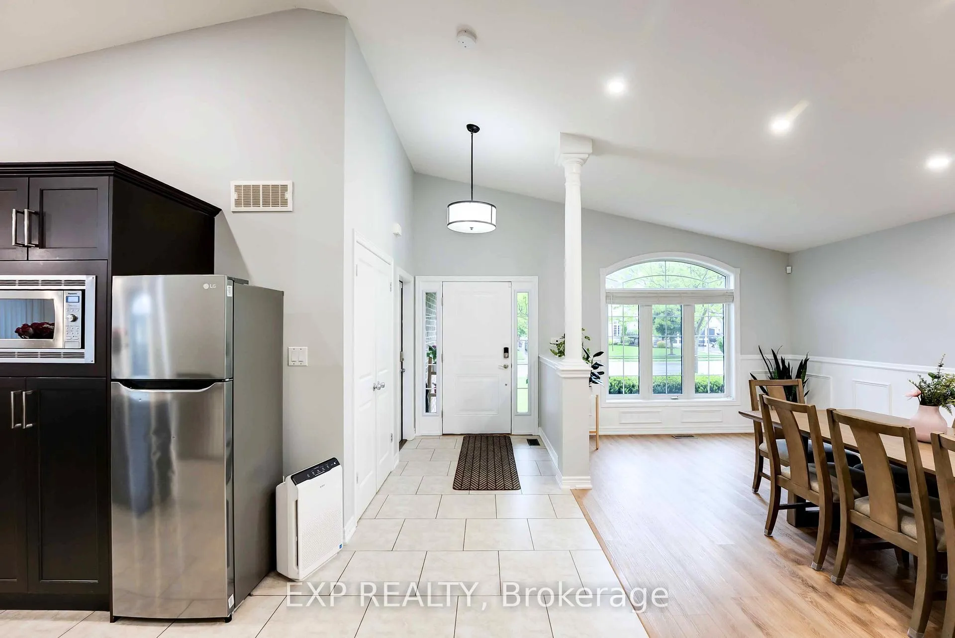 Photo 4 of 8583 Forestview Boulevard, Niagara Falls, Forestview — HOMEH