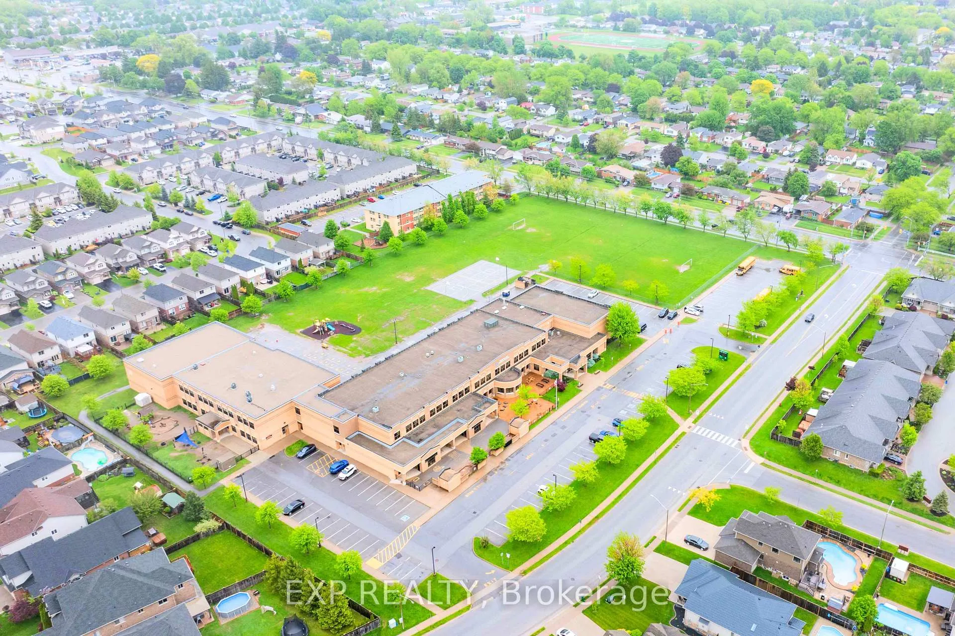 Photo 38 of 8583 Forestview Boulevard, Niagara Falls, Forestview — HOMEH