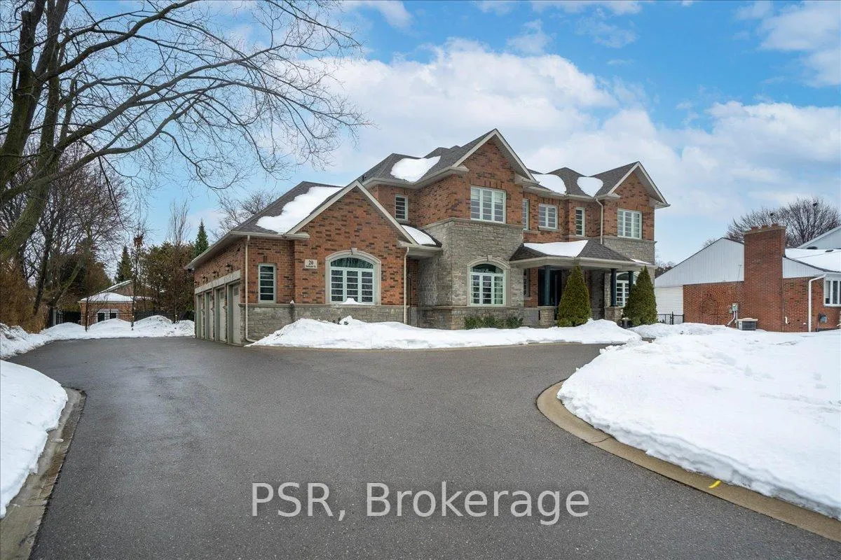 Photo 3 of 20 Jackson Street, Vaughan, Maple — HOMEH