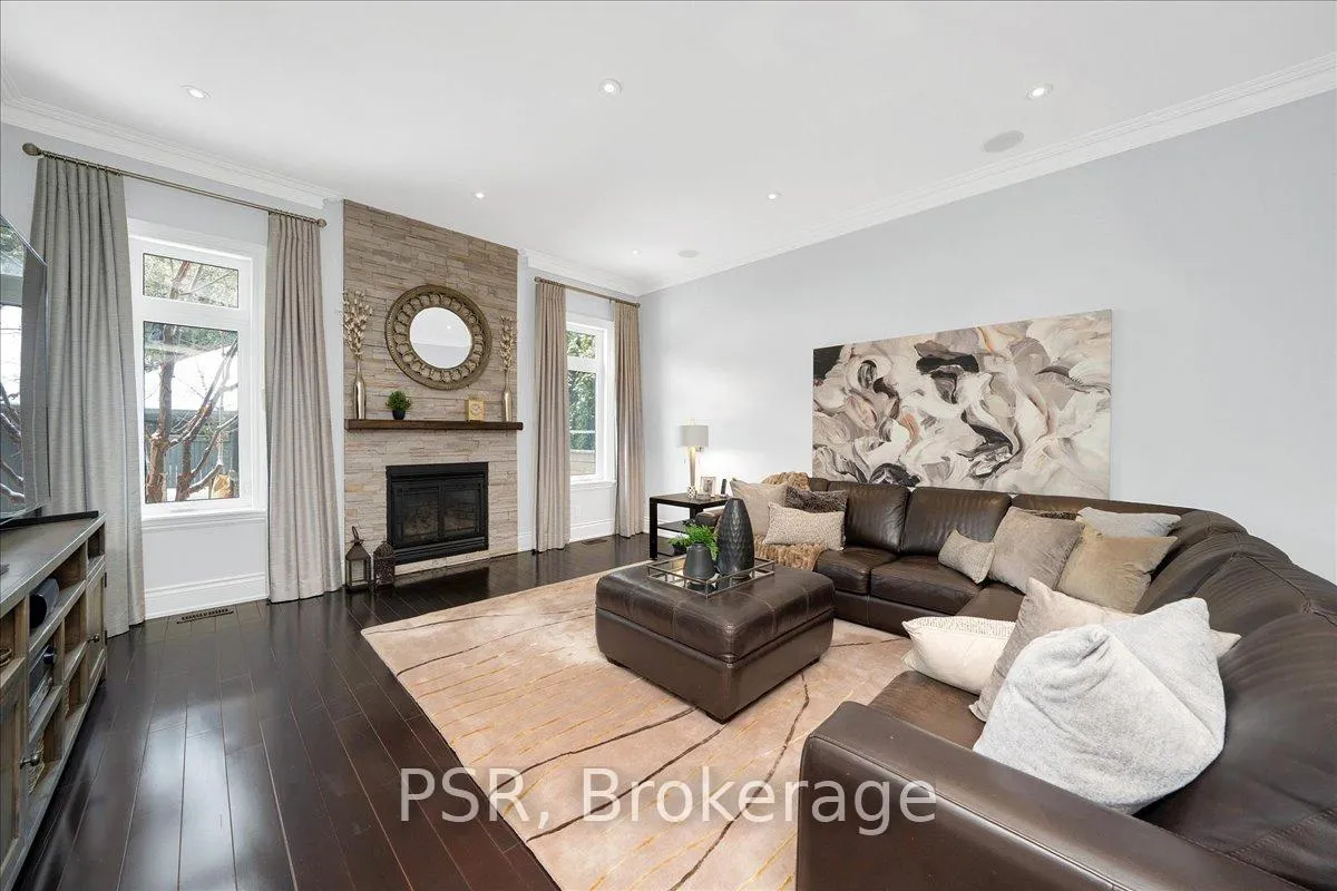 Photo 10 of 20 Jackson Street, Vaughan, Maple — HOMEH