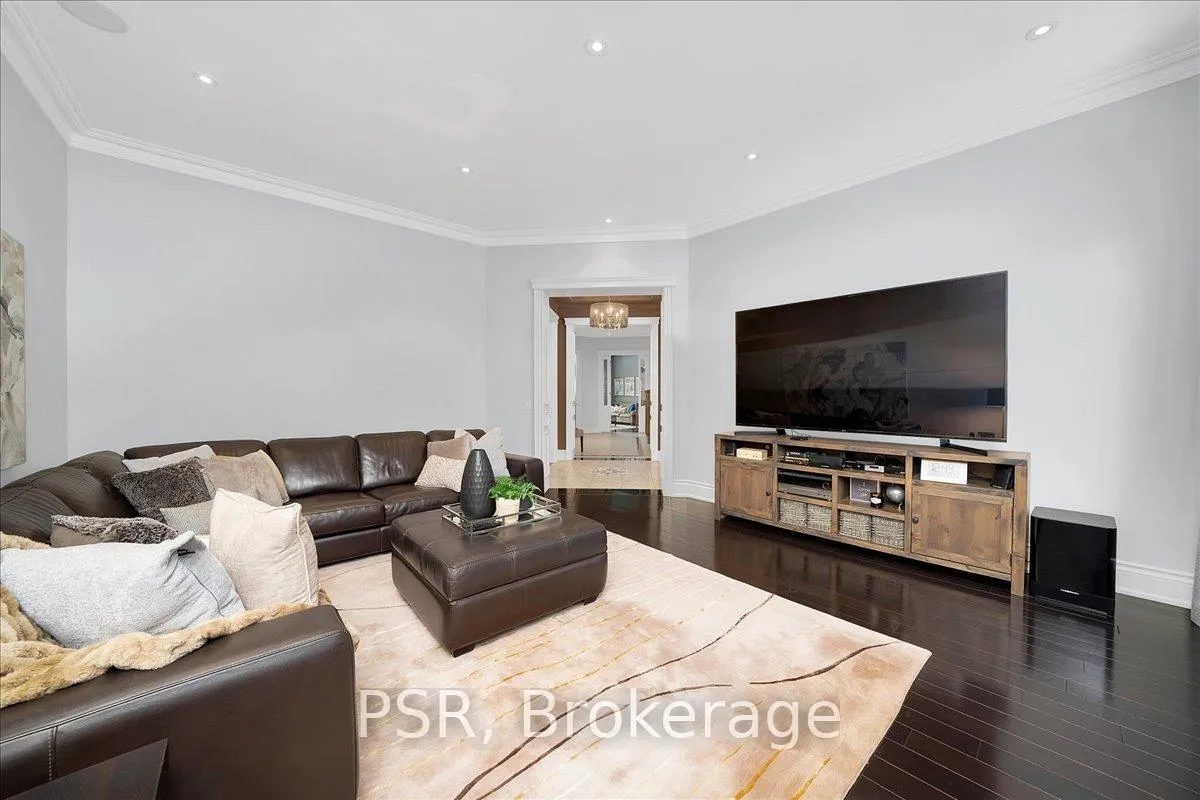 Photo 11 of 20 Jackson Street, Vaughan, Maple — HOMEH