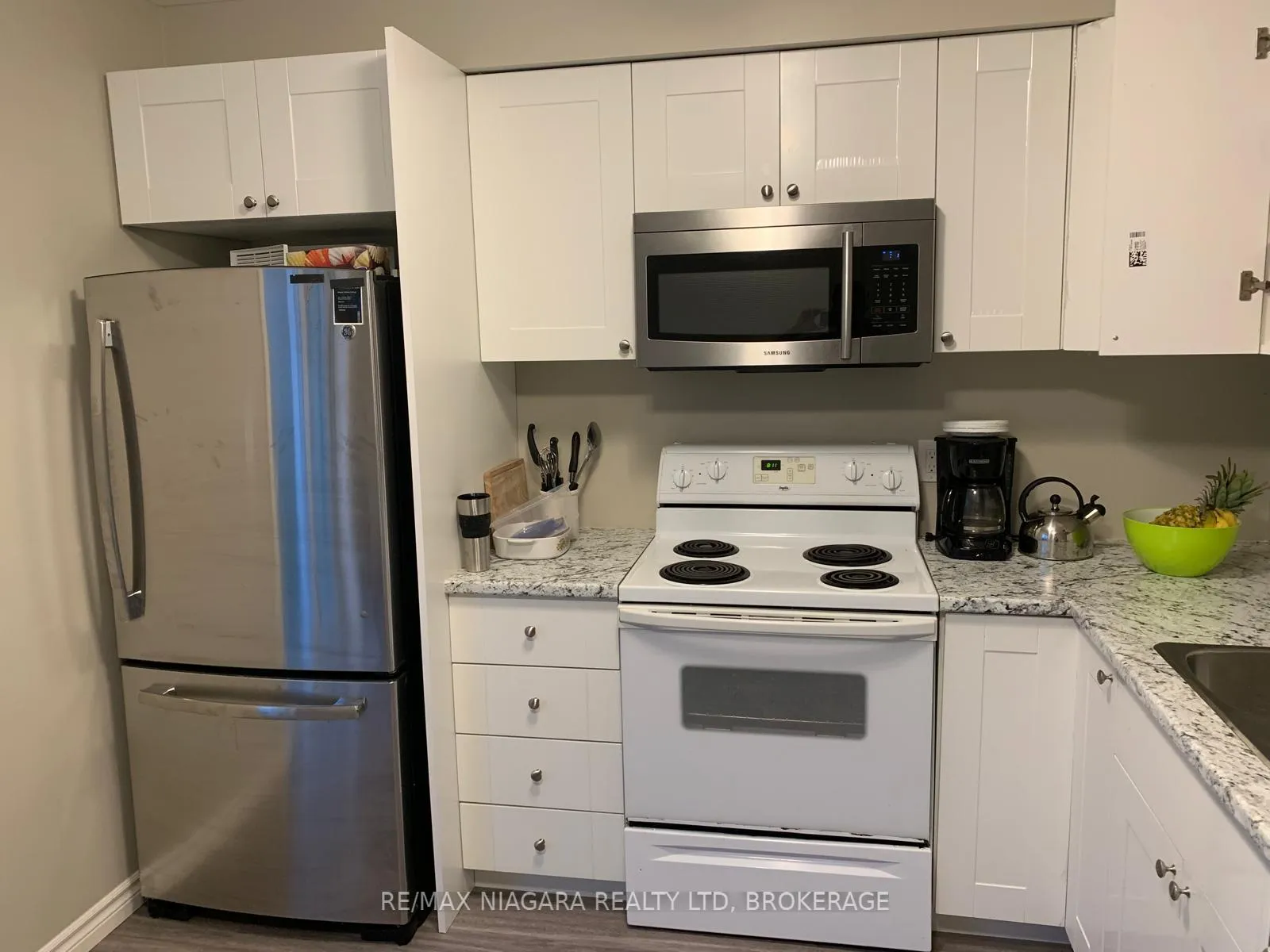 Photo 2 of 310 Oakdale Avenue, St. Catharines, E. Chester — HOMEH